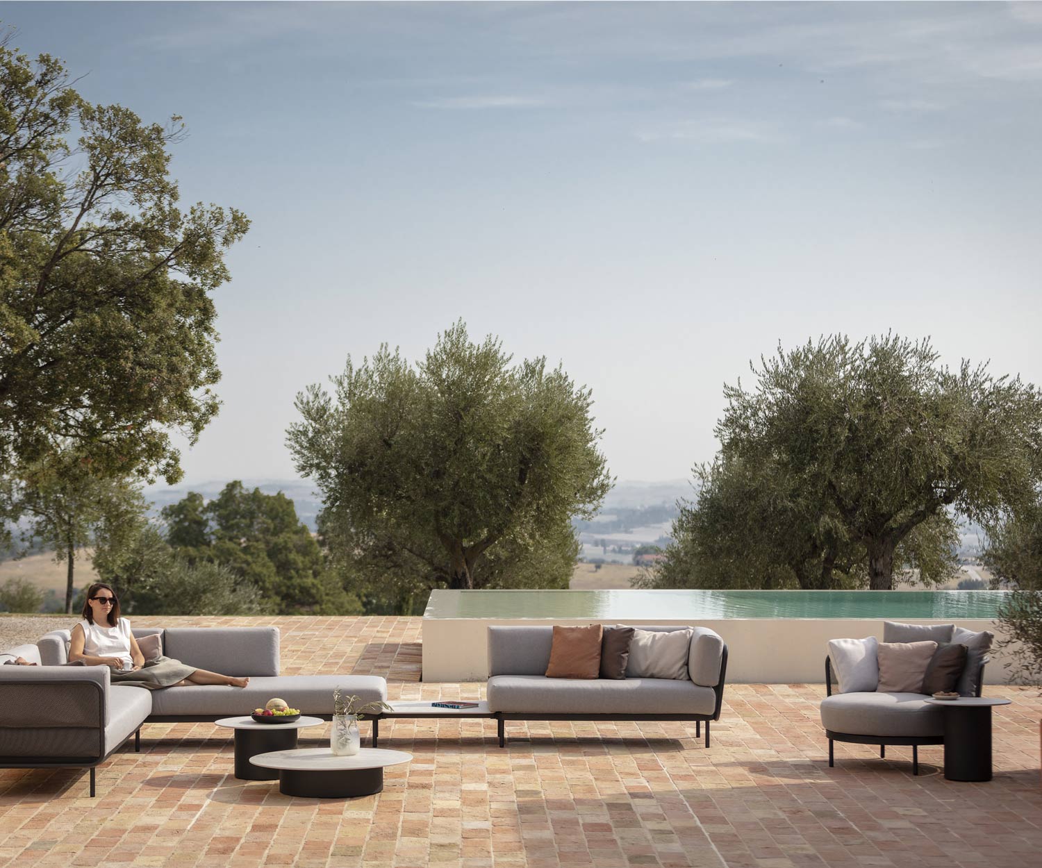 Confortable Todus Baza Round Design Lounge avec le canapé de jardin Baza Confortable Todus Baza Round Design Lounge avec le canapé de jardin Baza