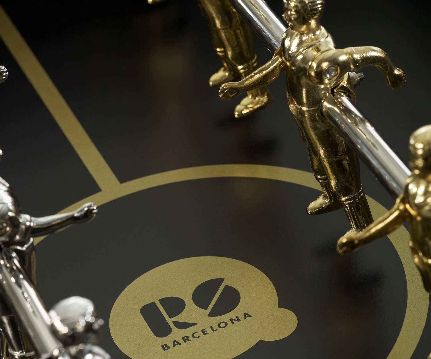 RS Barcelona RS#3 Wood Gold Kicker Terrain de jeu noir or RS Barcelona RS#3 Wood Gold Kicker Terrain de jeu noir or