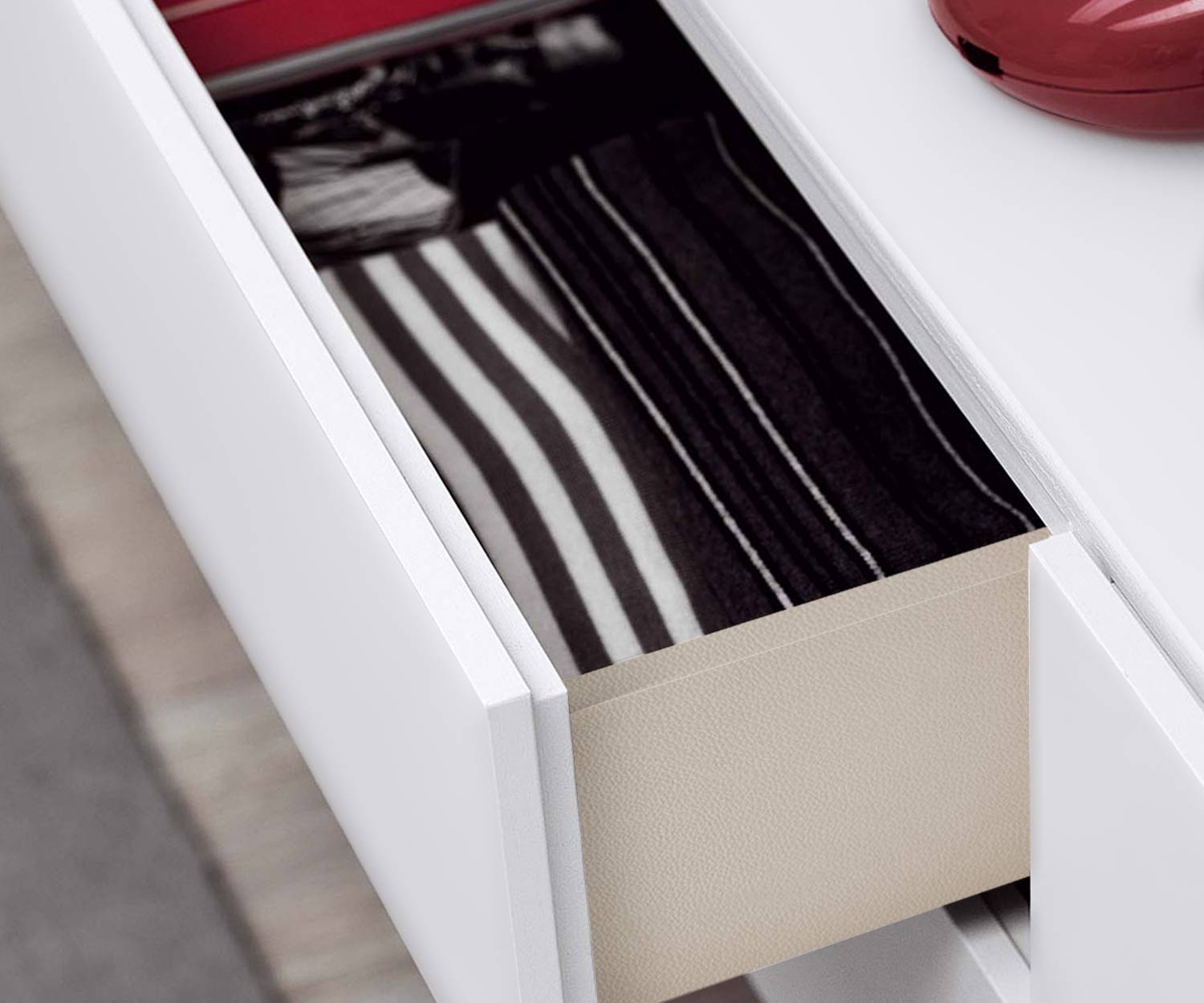 Novamobili Commode Easy 4 tiroirs détail Novamobili Commode Easy 4 tiroirs détail