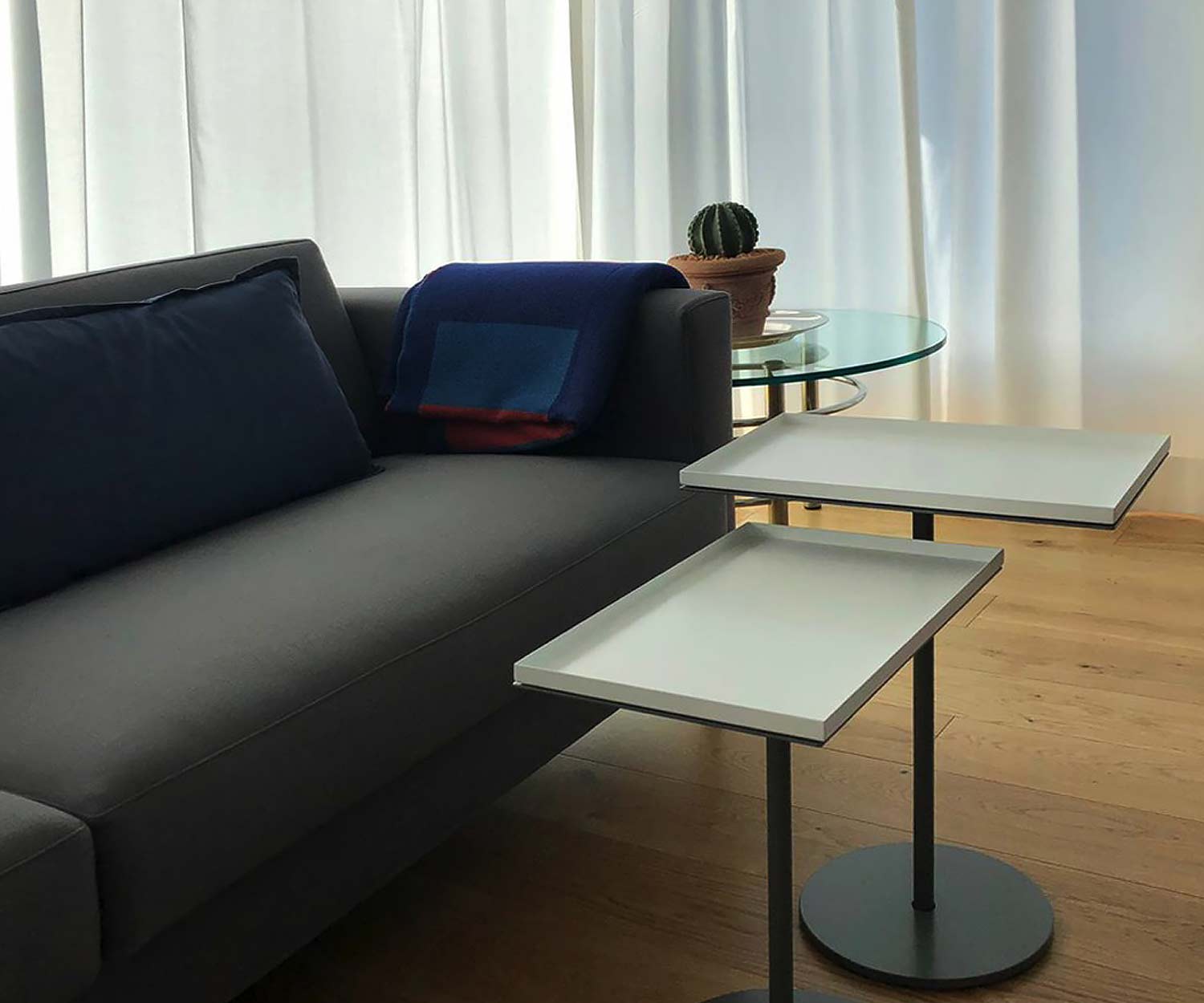 S+ Table d'appoint M5 avec carré amovible S+ Table d'appoint M5 avec carré amovible