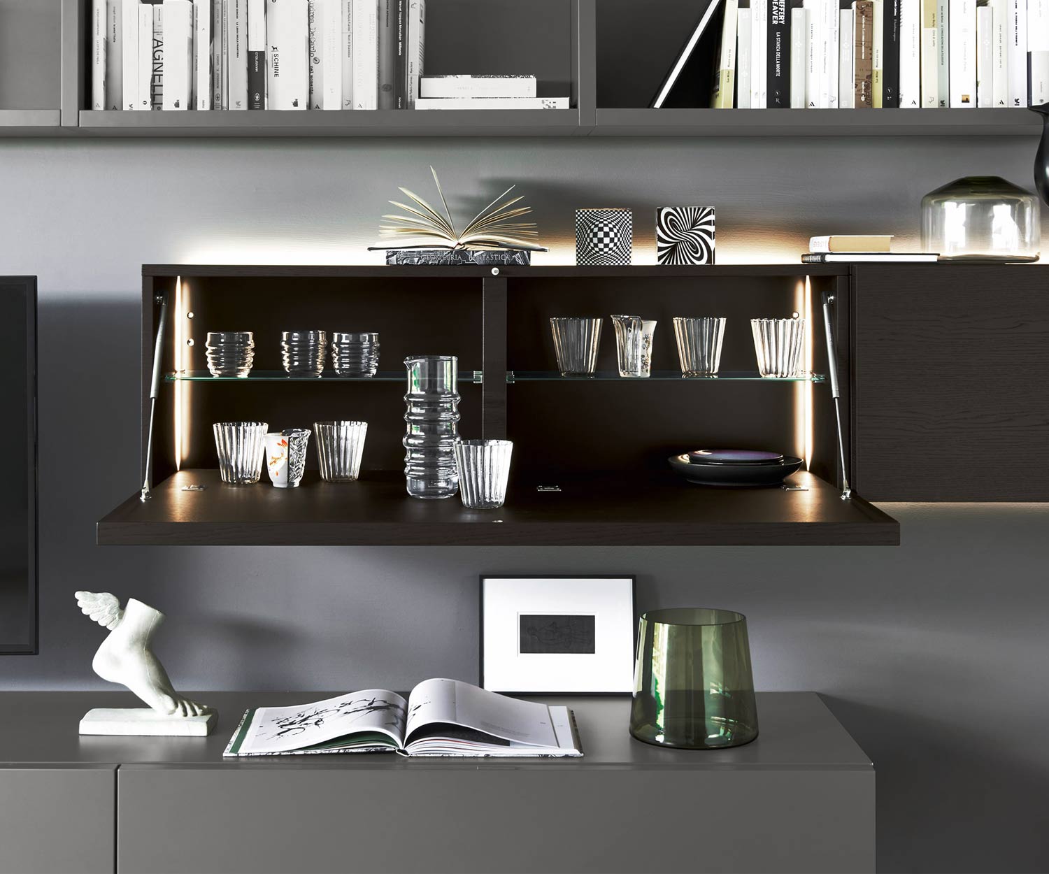 Armoire suspendue moderne Livitalia Cartesio comme armoire de bar Armoire suspendue moderne Livitalia Cartesio comme armoire de bar