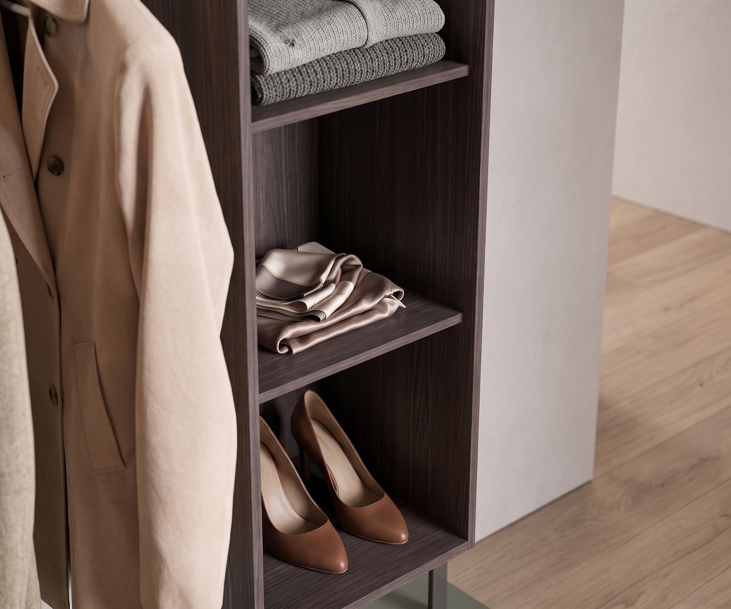 Commode avec penderie intégrée Easy 4 Novamobili Commode d'entrée avec penderie intégrée Easy 4, meuble vestiaire vert sauge design avec tiroirs et tringle à vêtements