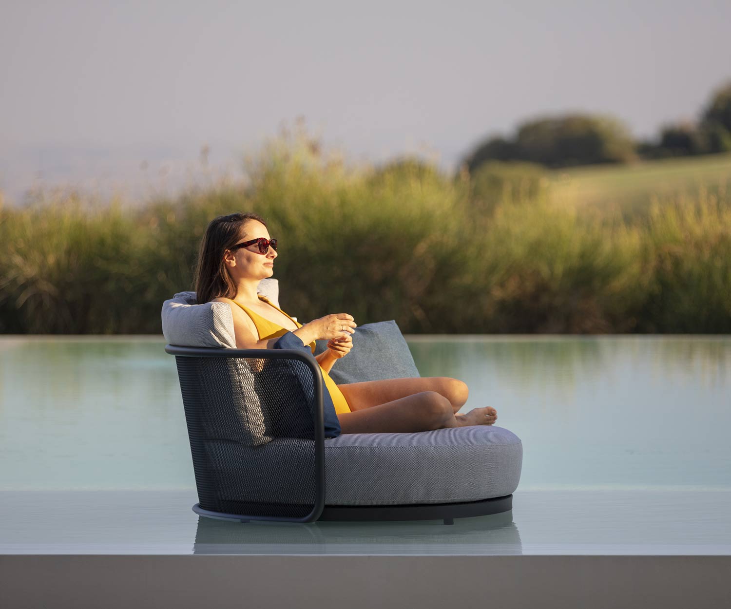 Todus Baza Round Lounge Fauteuil de piscine relaxant Todus Baza Round Lounge Fauteuil de piscine relaxant