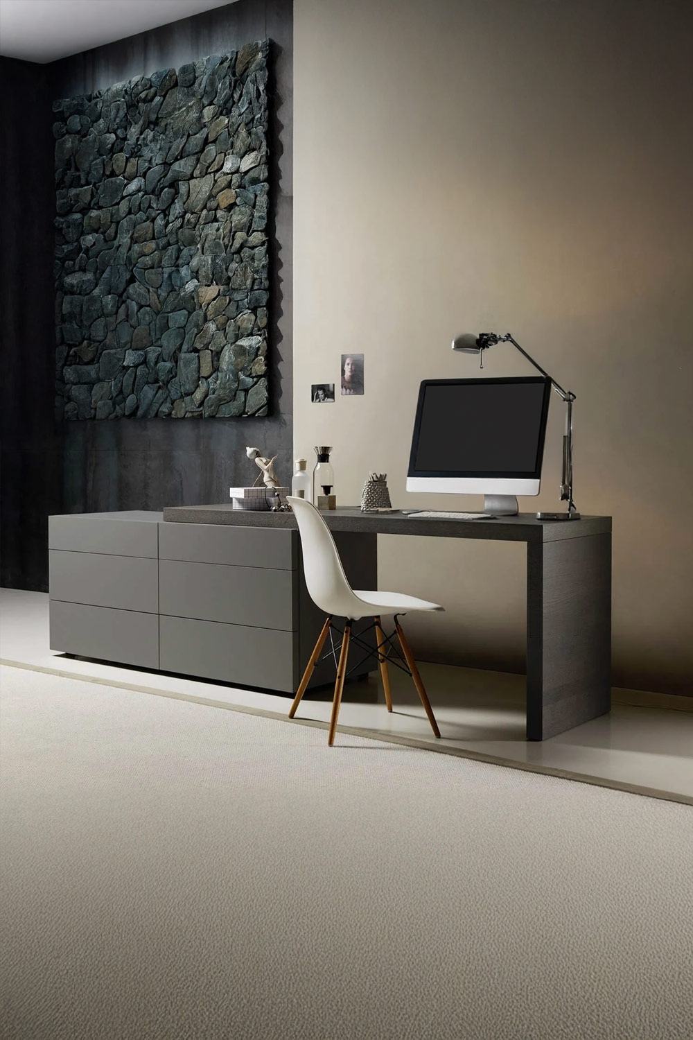 espace-de-travail-accueillant-compos&eacute;-d-une-commode-grise-avec-table-et-d-une-chaise-moderne-claire