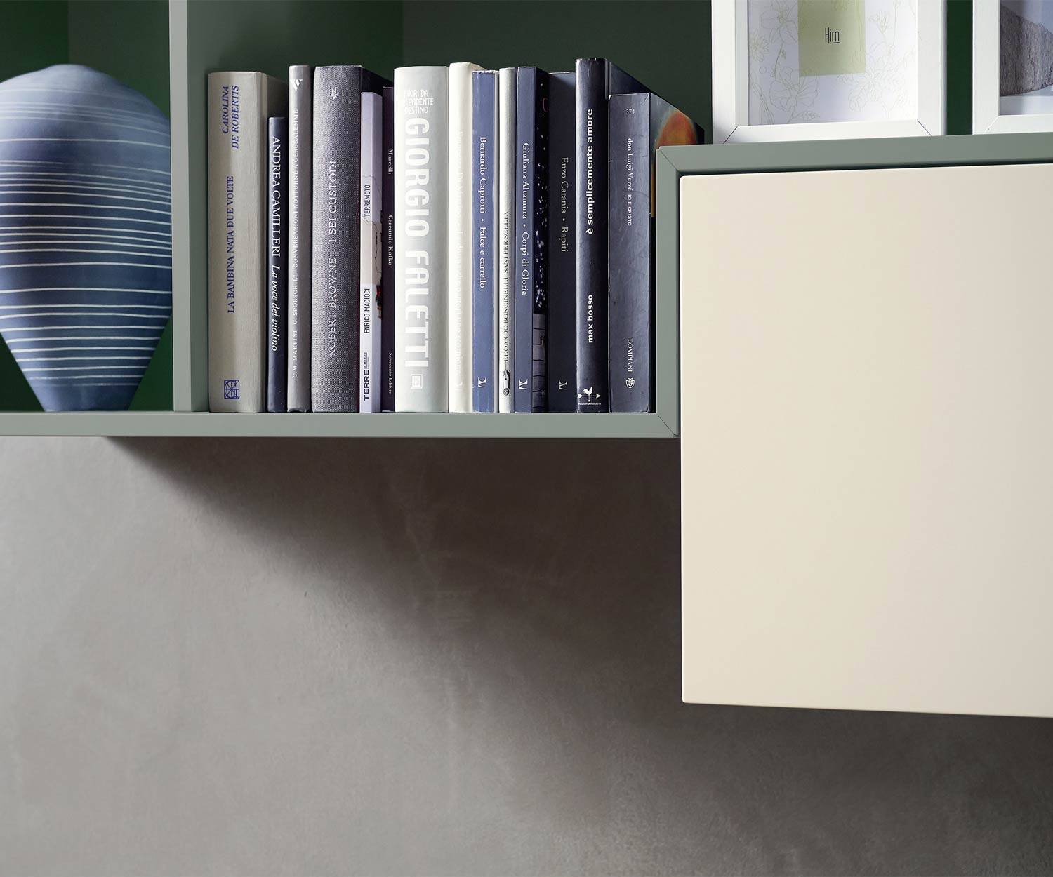 Exclusif ouvert Livitalia Étagère murale design Tetris dans le salon Exclusif ouvert Livitalia Étagère murale design Tetris dans le salon