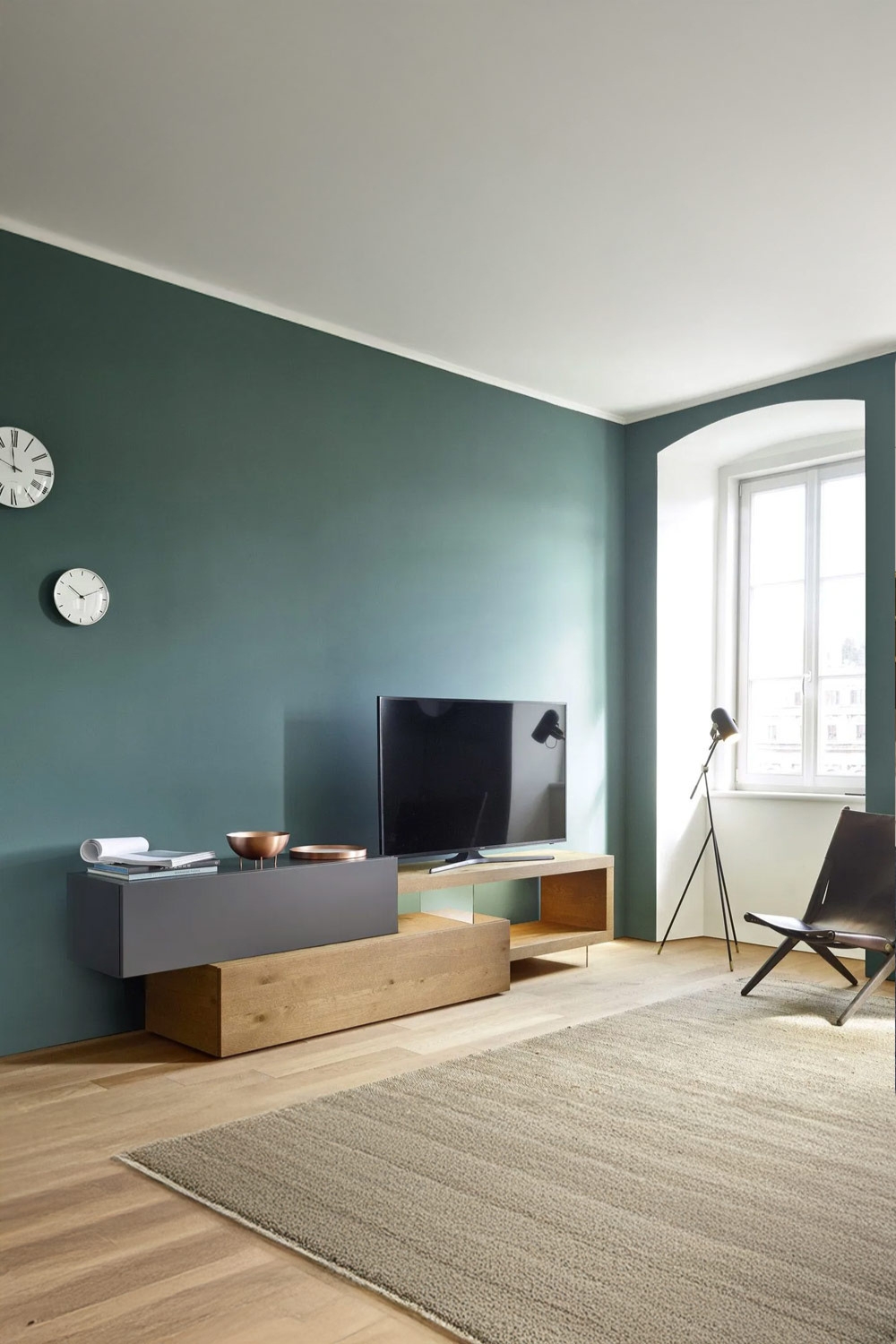 salon aménagé de manière minimaliste