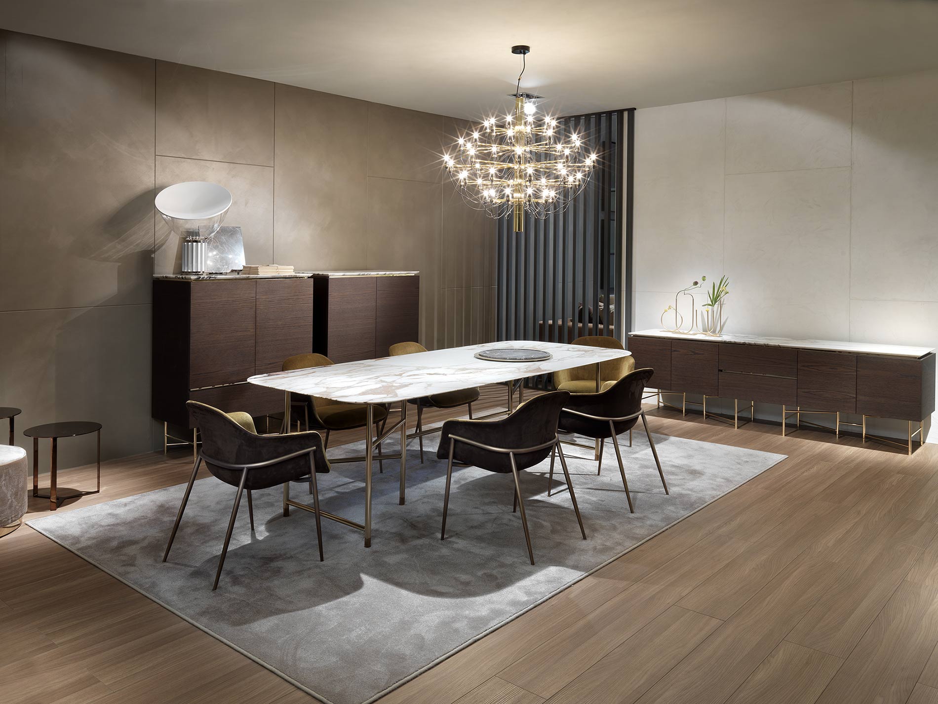 Table contemporaine en marbre et métal 