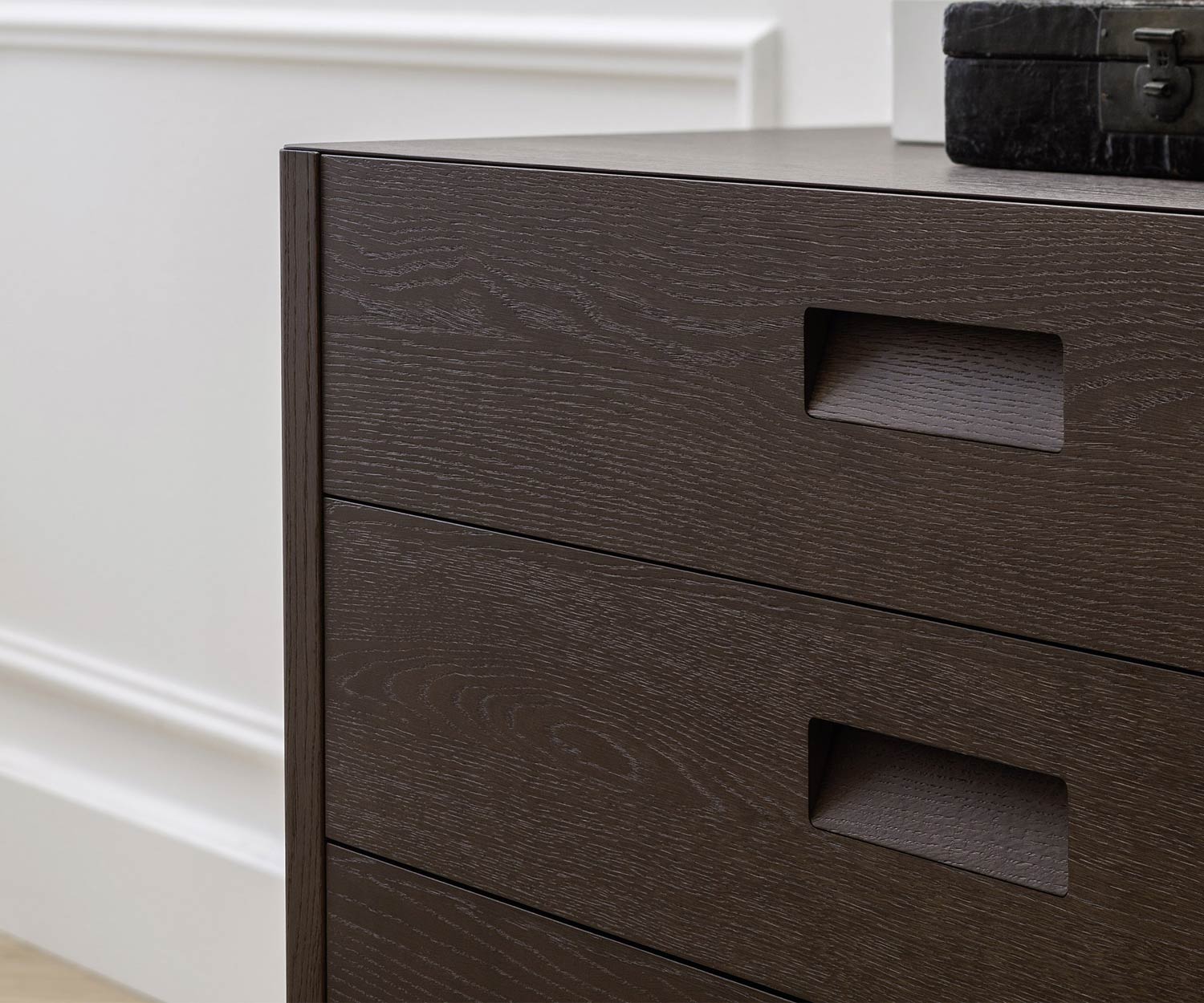Moderne Novamobili Commode haute Giotto 6 tiroirs chêne foncé terre Moderne Novamobili Commode haute Giotto 6 tiroirs chêne foncé terre