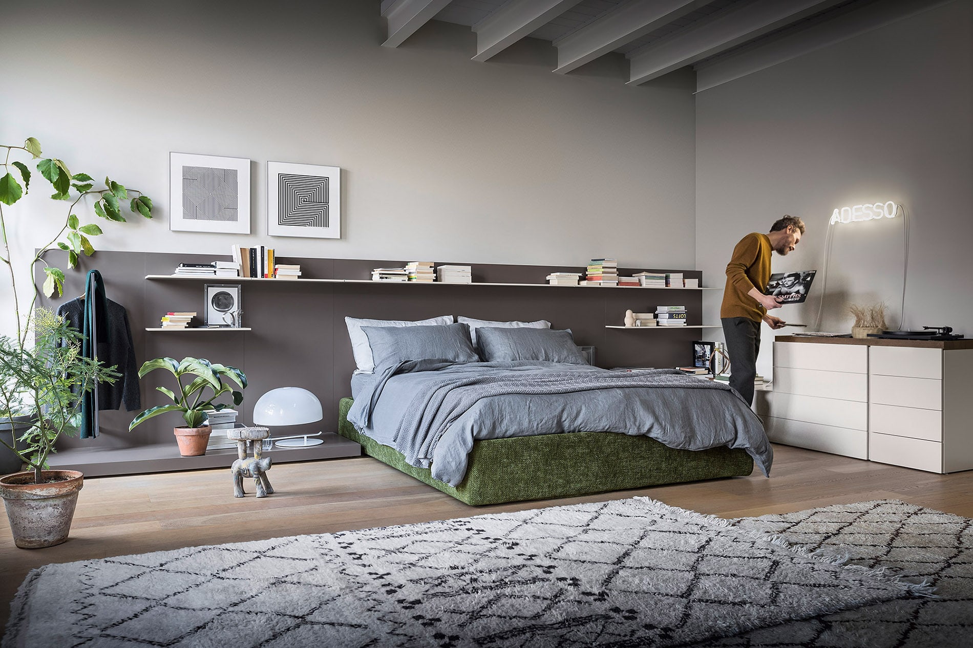Chambre à coucher moderne de charme
