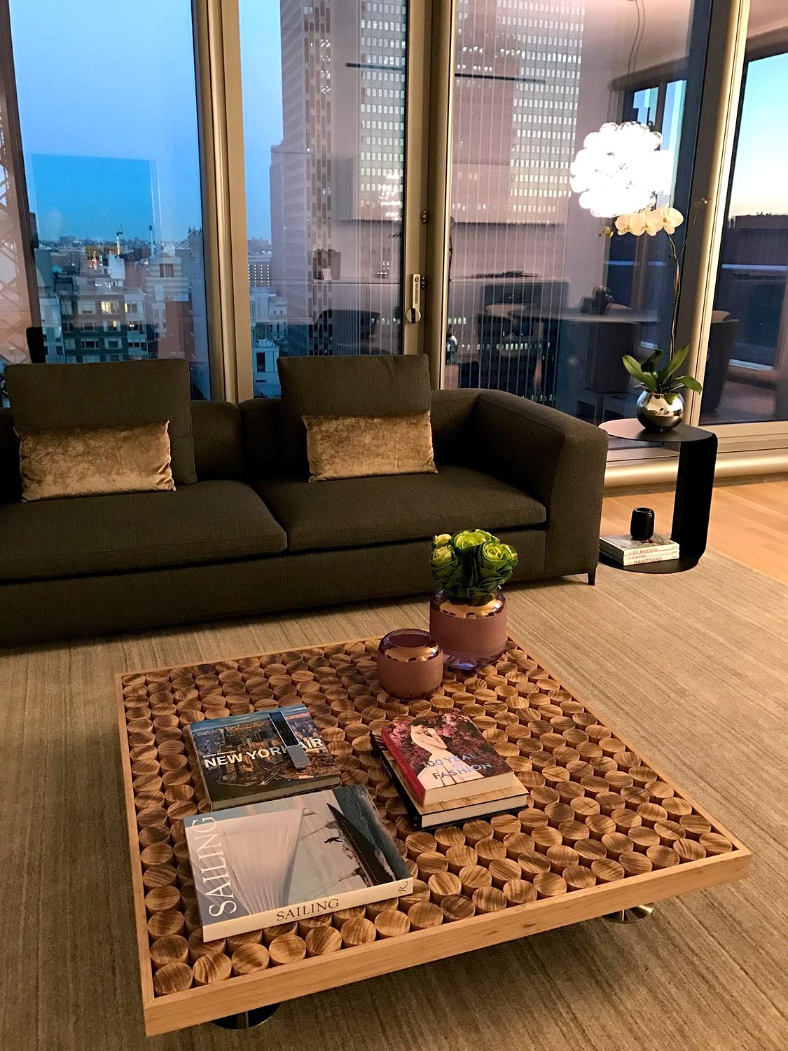 Table basse design en bois massif Table basse design en bois massif