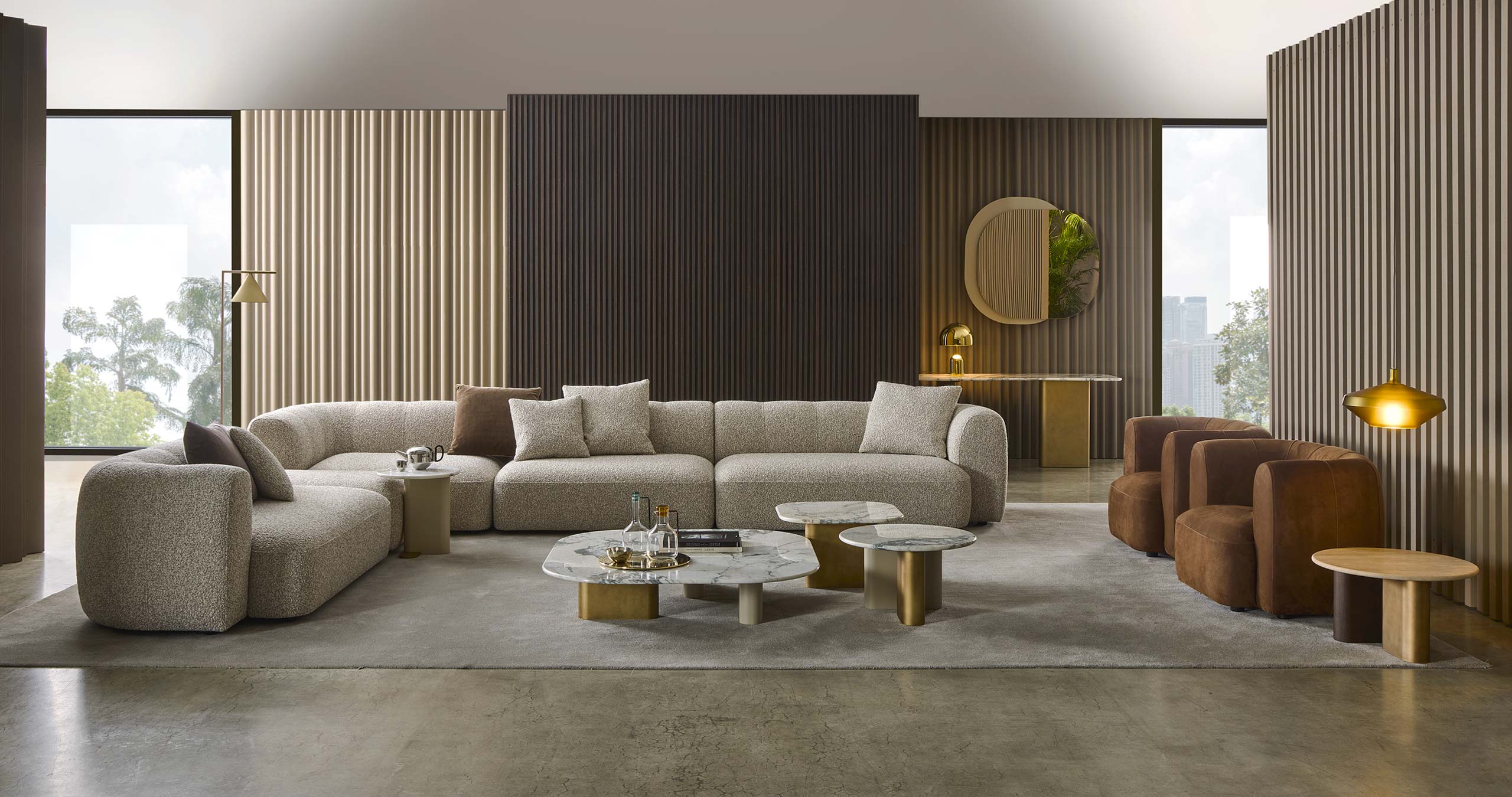 Großes modernes Wohnzimmer mit rundem modularem Ecksofa Milo aus Bouclé - Marelli Großes modernes Wohnzimmer mit rundem modularem Ecksofa Milo aus Bouclé - Marelli