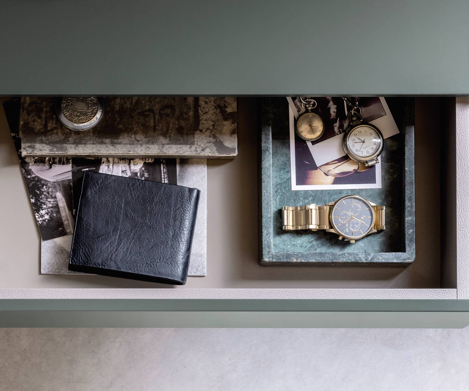 Novamobili Commode design Easy 4 tiroirs en détail Novamobili Commode design Easy 4 tiroirs en détail