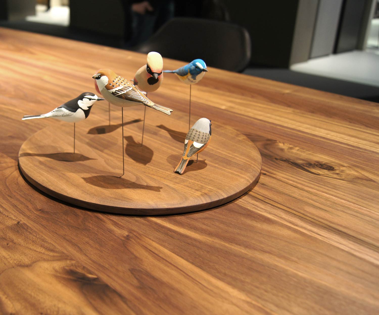 Conde House Ten Designer Table à manger avec plateau en noyer et décoration Conde House Ten Designer Table à manger avec plateau en noyer et décoration