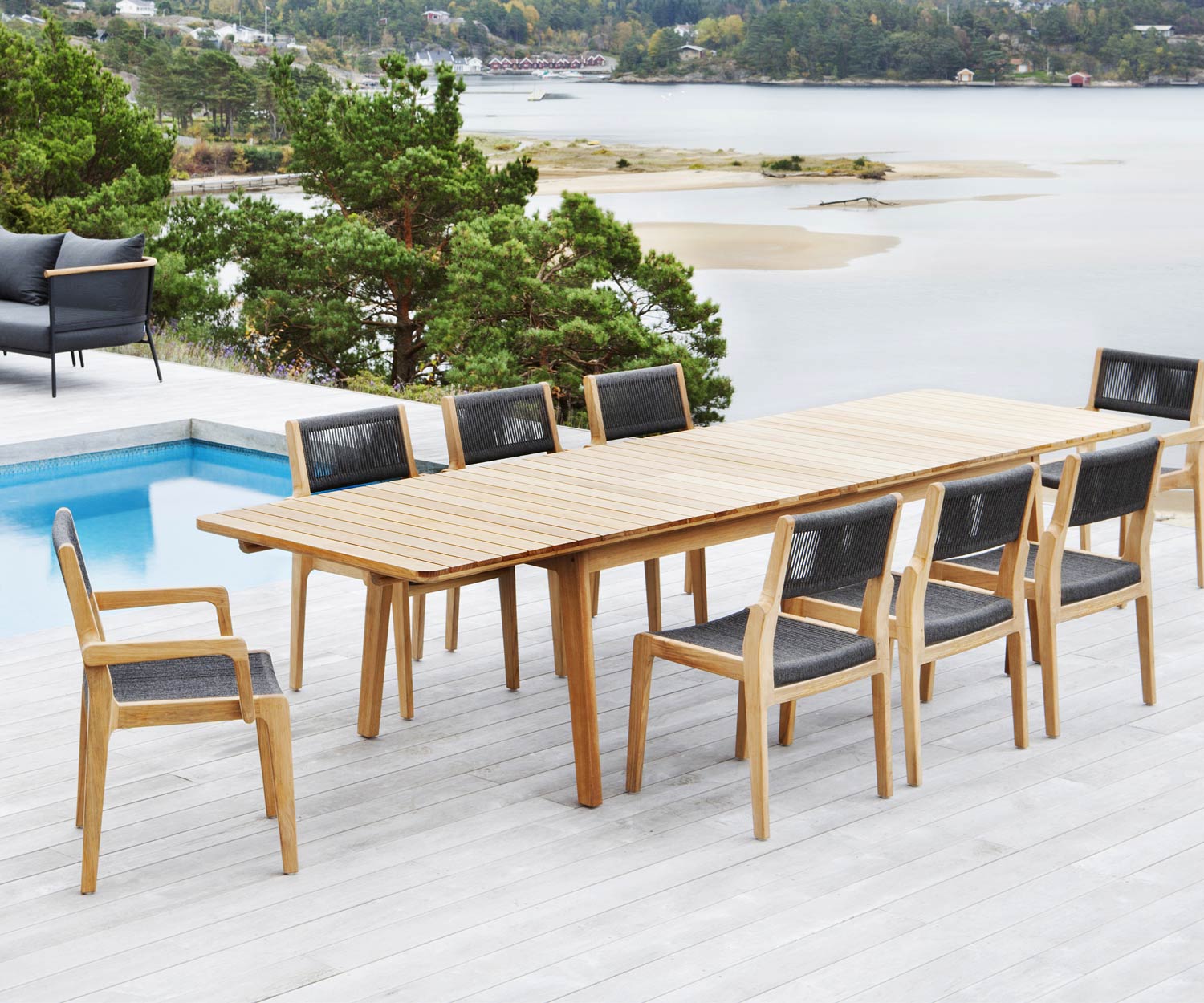 Oasiq Chaise Skagen en teck avec rembourrage en cordes tissées à la main Oasiq Chaise Skagen en teck avec rembourrage en cordes tissées à la main