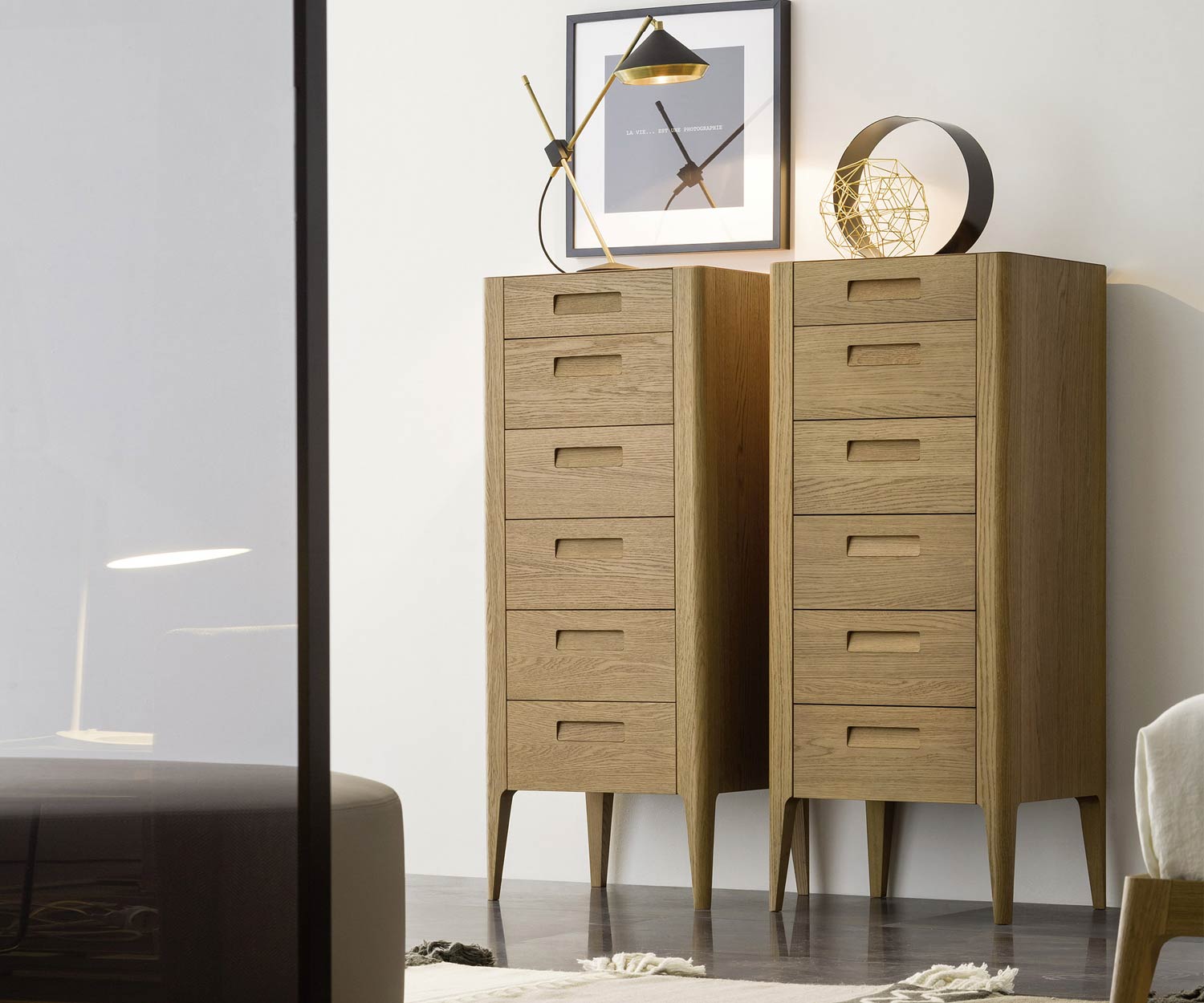 Novamobili Commode haute design Giotto 6 tiroirs Chêne clair Miel Détail Novamobili Commode haute design Giotto 6 tiroirs Chêne clair Miel Détail