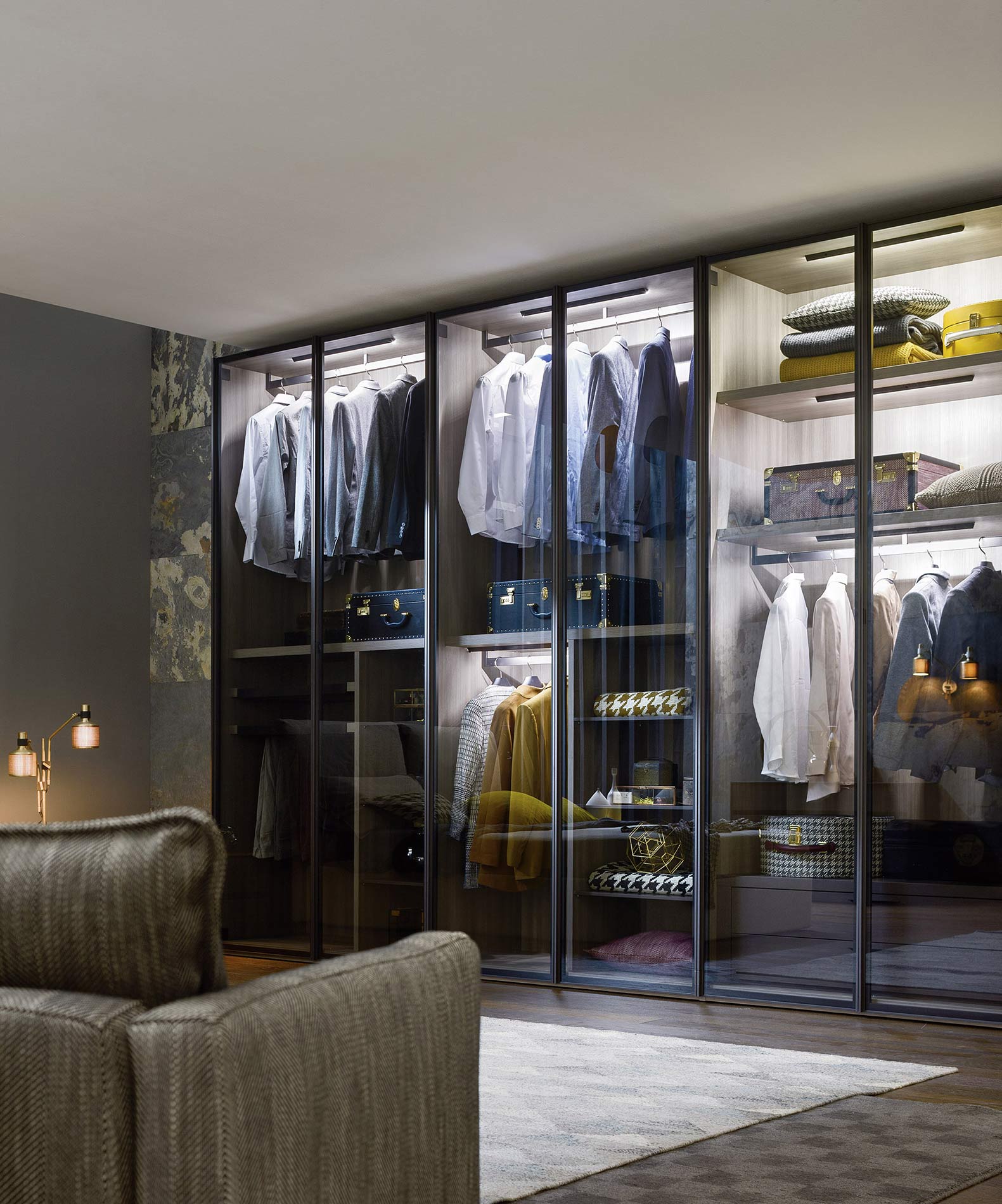 Armoire à portes vitrées design Armoire à portes vitrées design