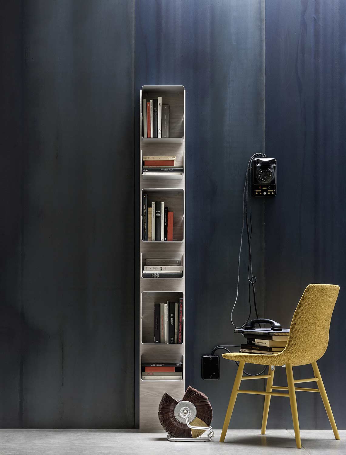 Étagère design CD murale étroite