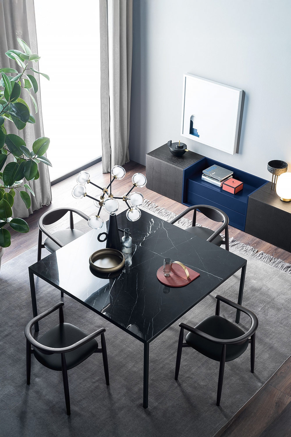 table à manger, chaises de salle à manger et buffet mural aux designs sombres