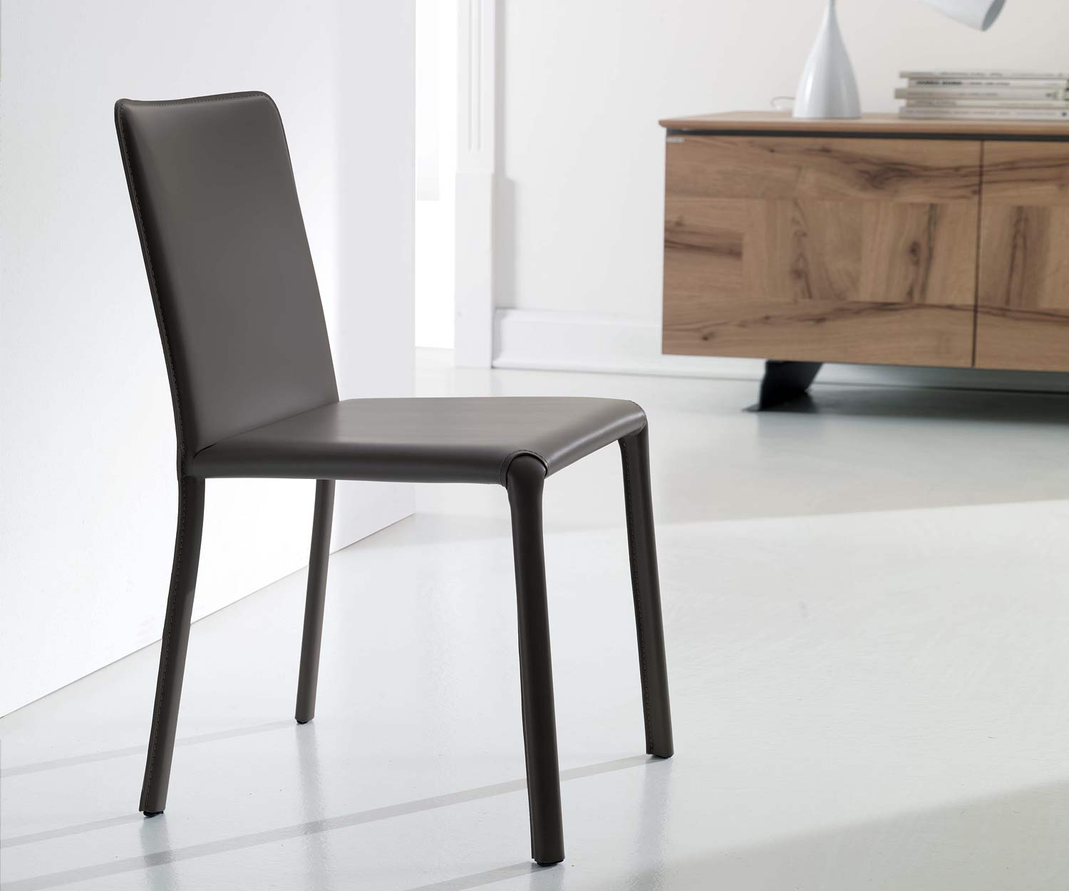 Exclusif Ozzio Chaise design Lunette Cuir Noir Exclusif Ozzio Chaise design Lunette Cuir Noir