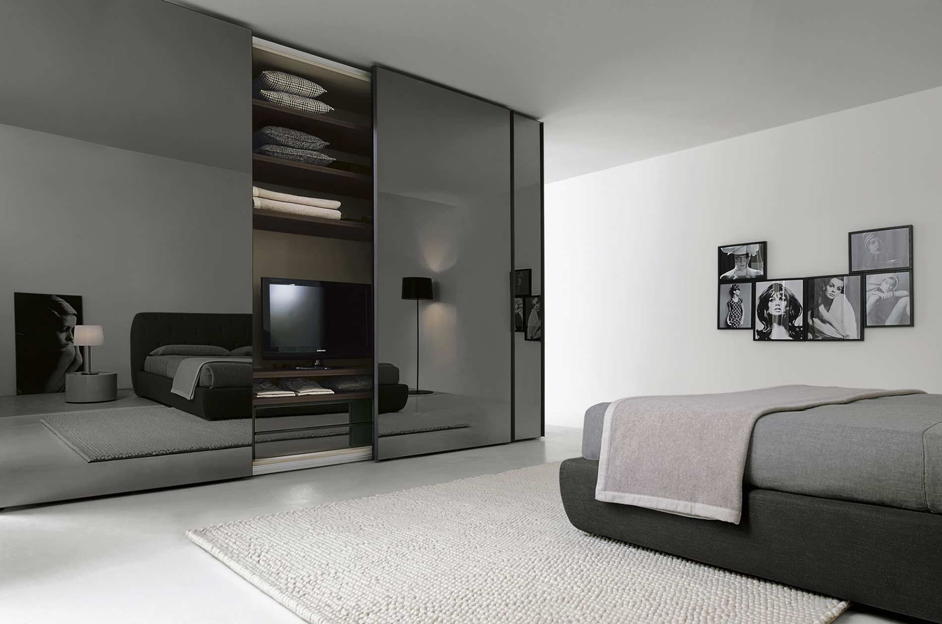 Armoire design portes coulissantes en verre