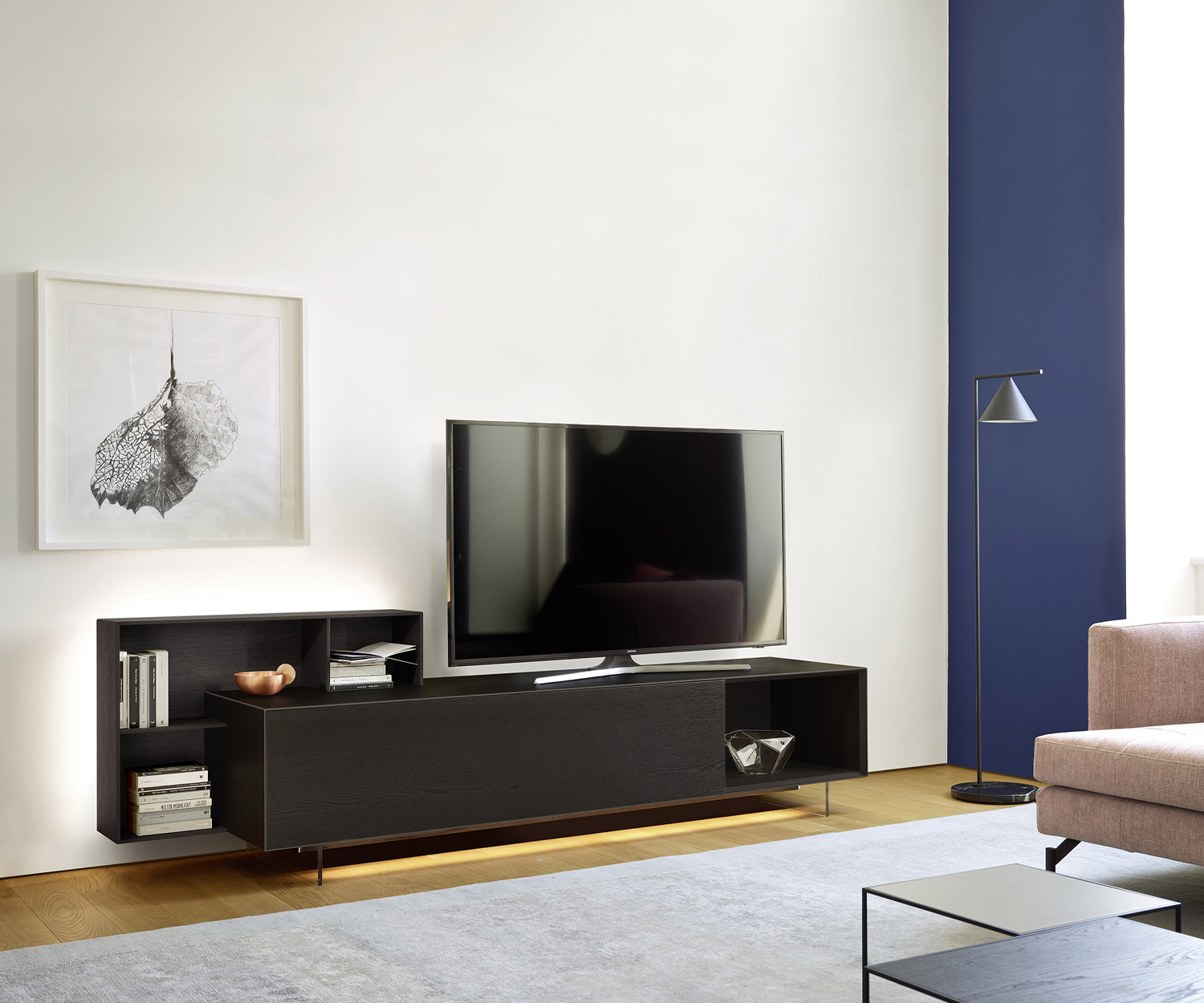 Meuble-paroi design exclusif C08 de Livitalia avec étagère en noir mat laqué Meuble-paroi design exclusif C08 de Livitalia avec étagère en noir mat laqué