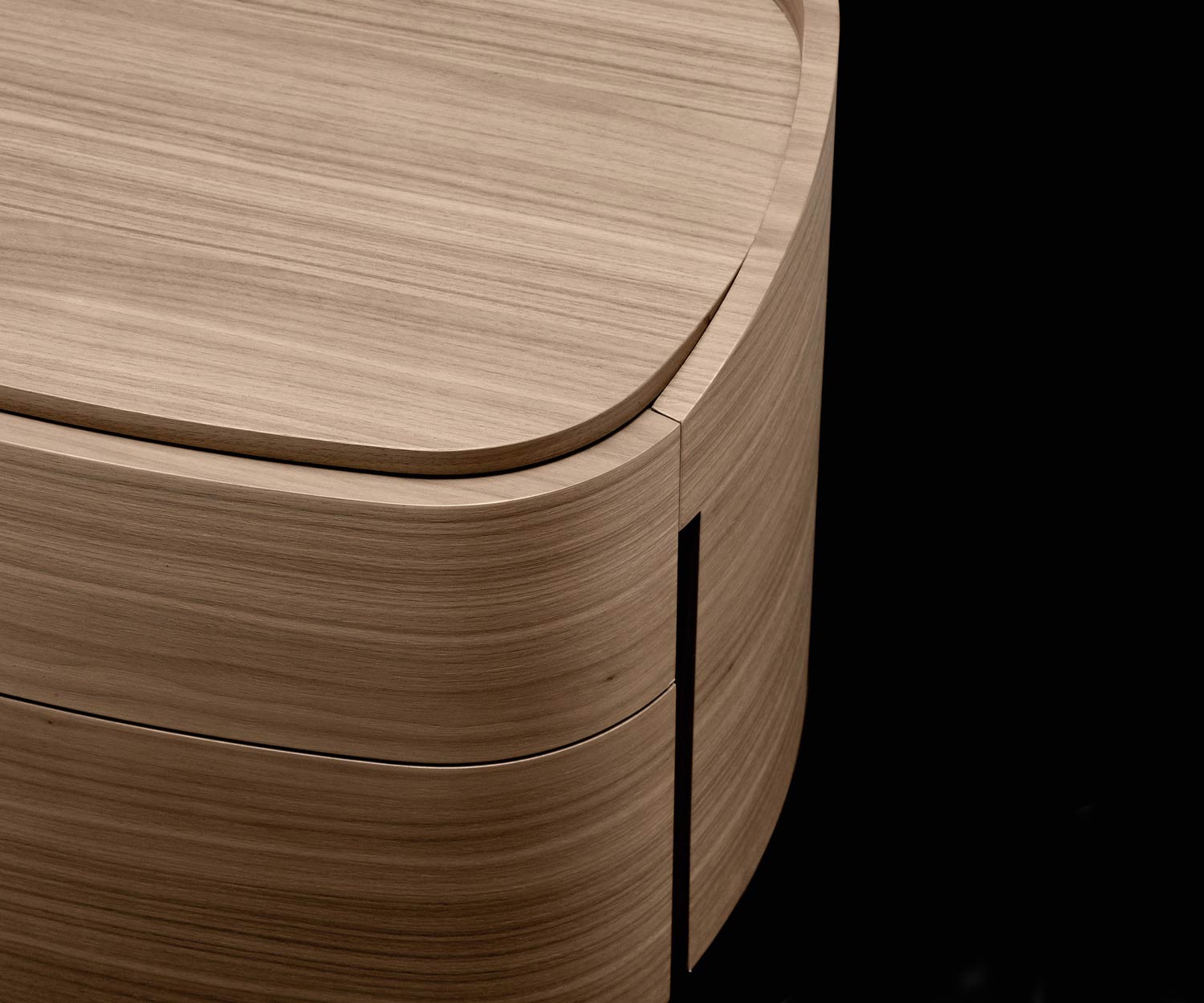 Livitalia Détail du plateau de la table de chevet Round en noyer Livitalia Détail du plateau de la table de chevet Round en noyer