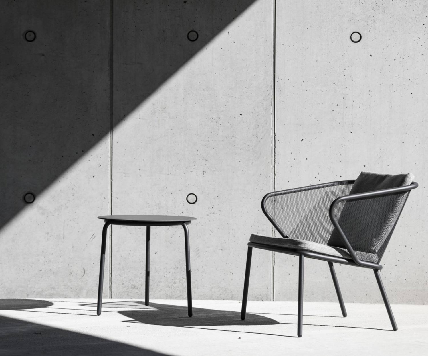 Fauteuil de salon design de haute qualité Todus Condor avec rembourrage en anthracite Fauteuil de salon design de haute qualité Todus Condor avec rembourrage en anthracite