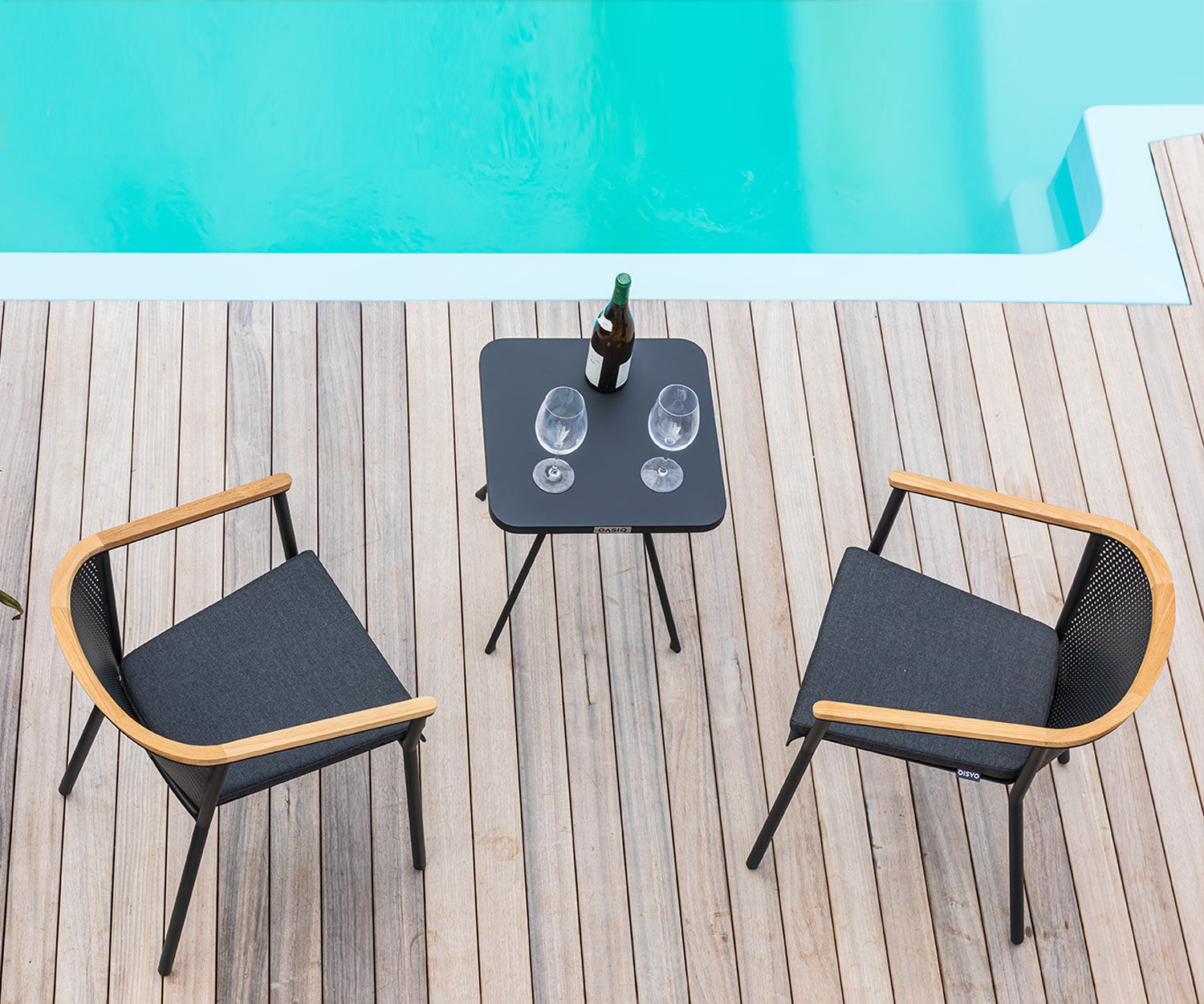 Exclusif Oasiq Chaise Riad Design avec accoudoirs en teck et structure en aluminium Exclusif Oasiq Chaise Riad Design avec accoudoirs en teck et structure en aluminium