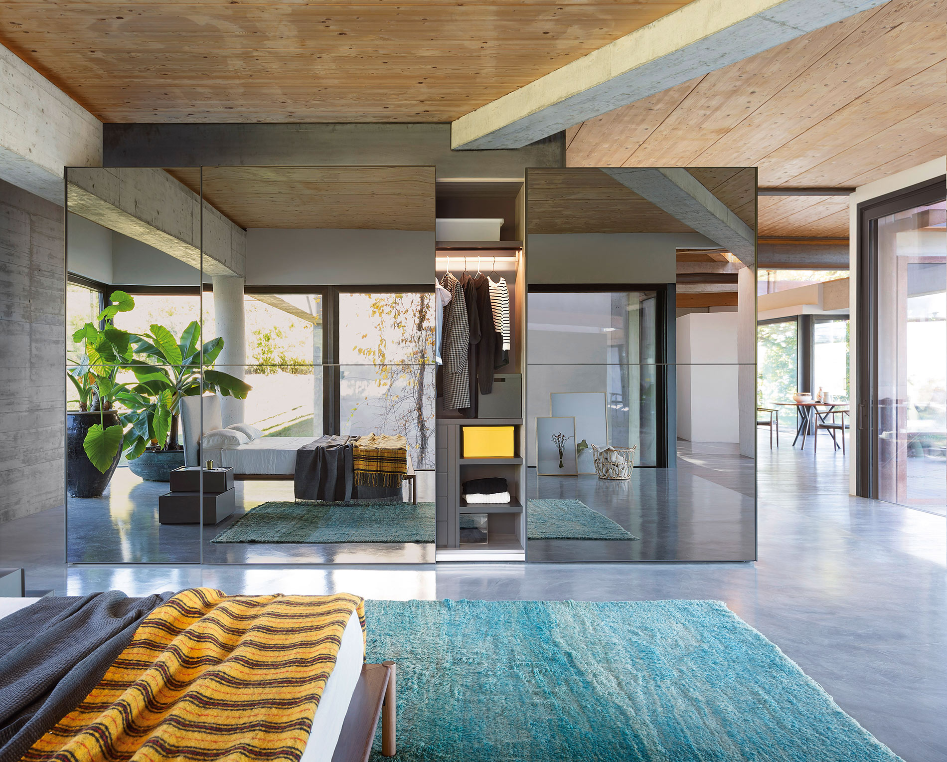 Novamobili Armoire Crystal avec portes coulissantes avec miroir Novamobili Armoire Crystal avec portes coulissantes avec miroir