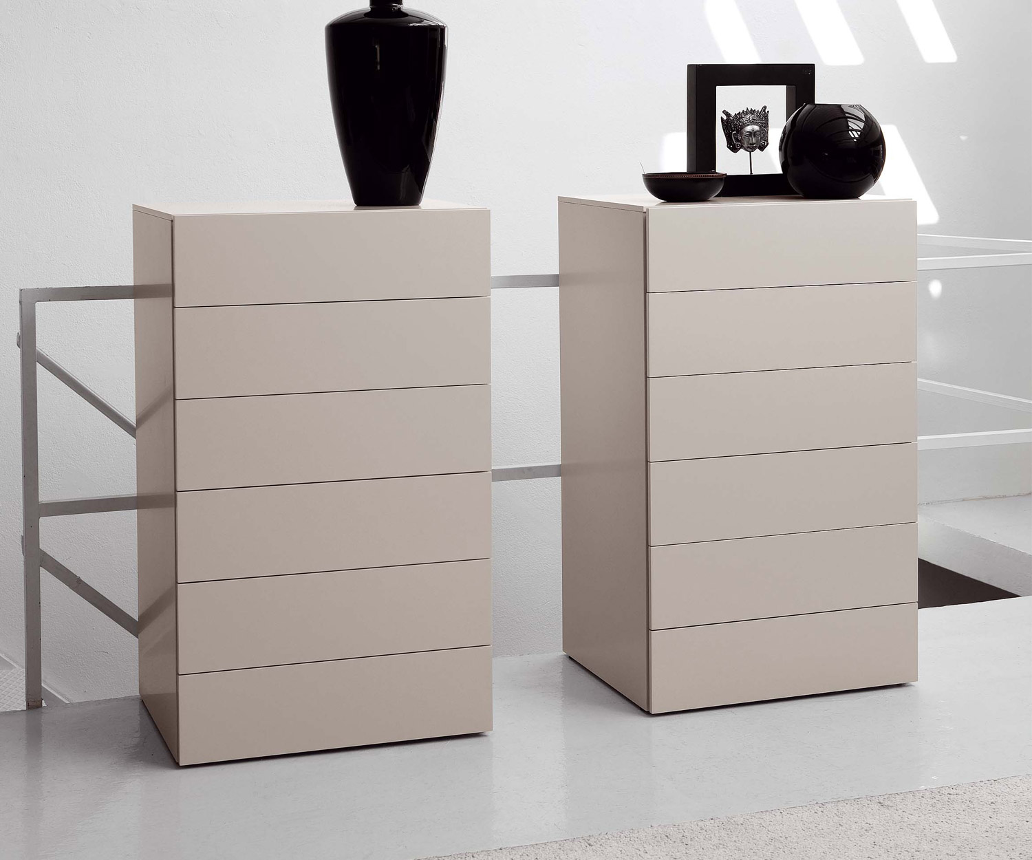 Novamobili Commode Easy 6 tiroirs blanc brillant L 54cm Novamobili Commode Easy 6 tiroirs blanc brillant L 54cm