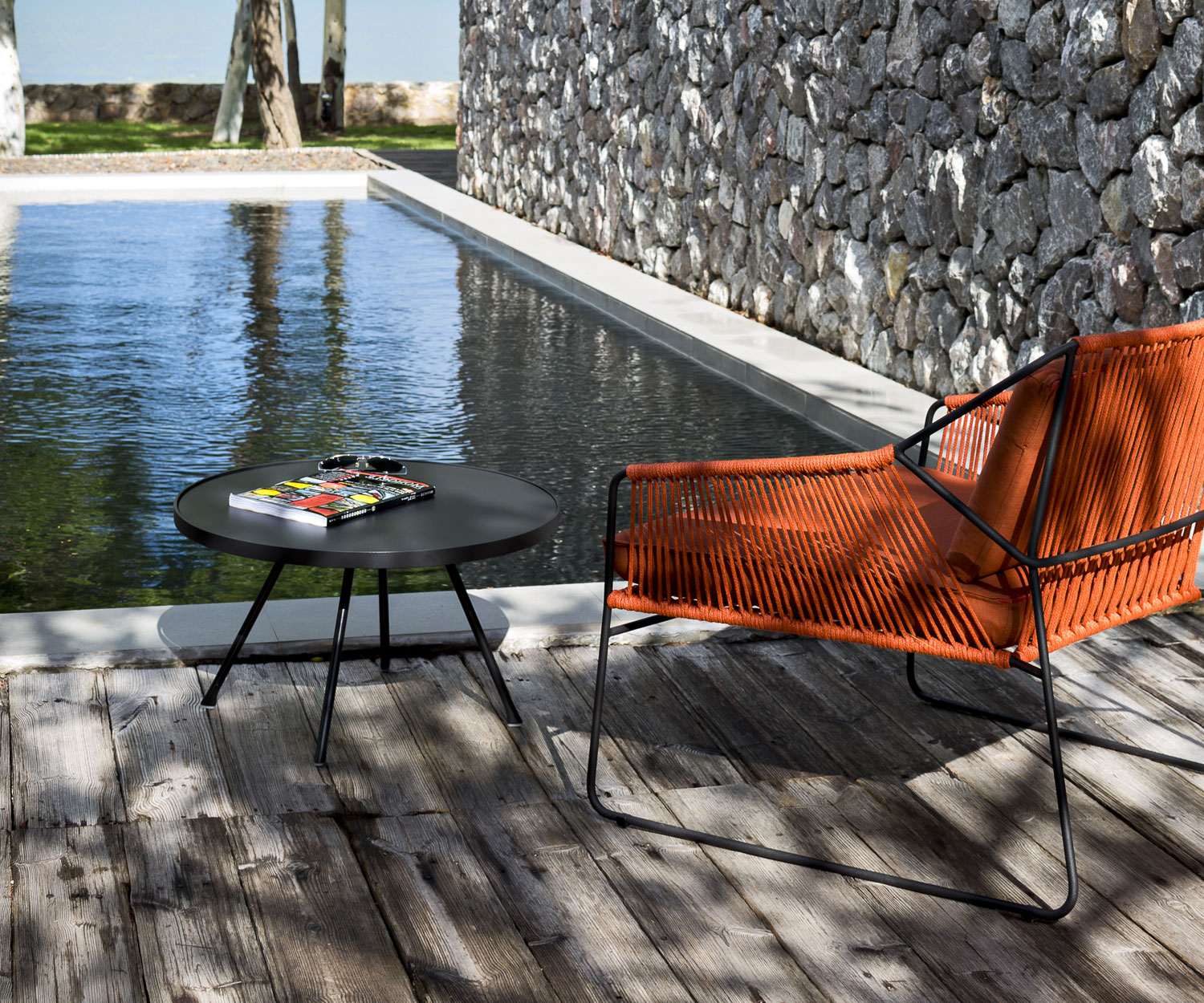 Oasiq Attol Aluminium Table d'appoint anthracite 60x35cm Oasiq Attol Aluminium Table d'appoint anthracite 60x35cm