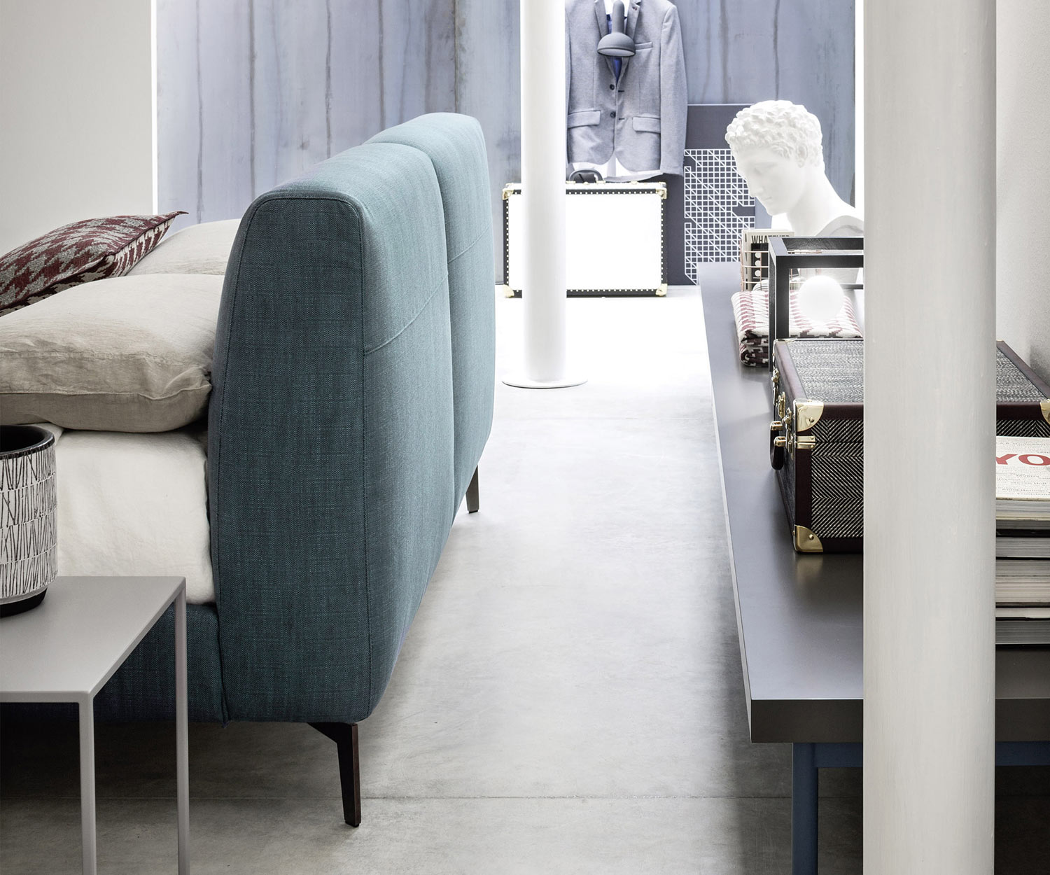 Novamobili Lit rembourré Margot détail dossier Novamobili Lit rembourré Margot détail dossier