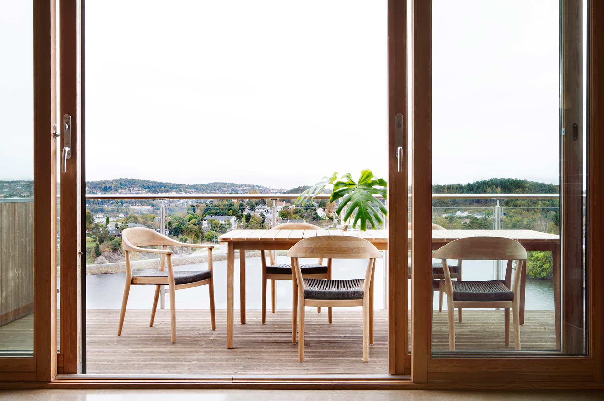 Meubles de balcon en teck