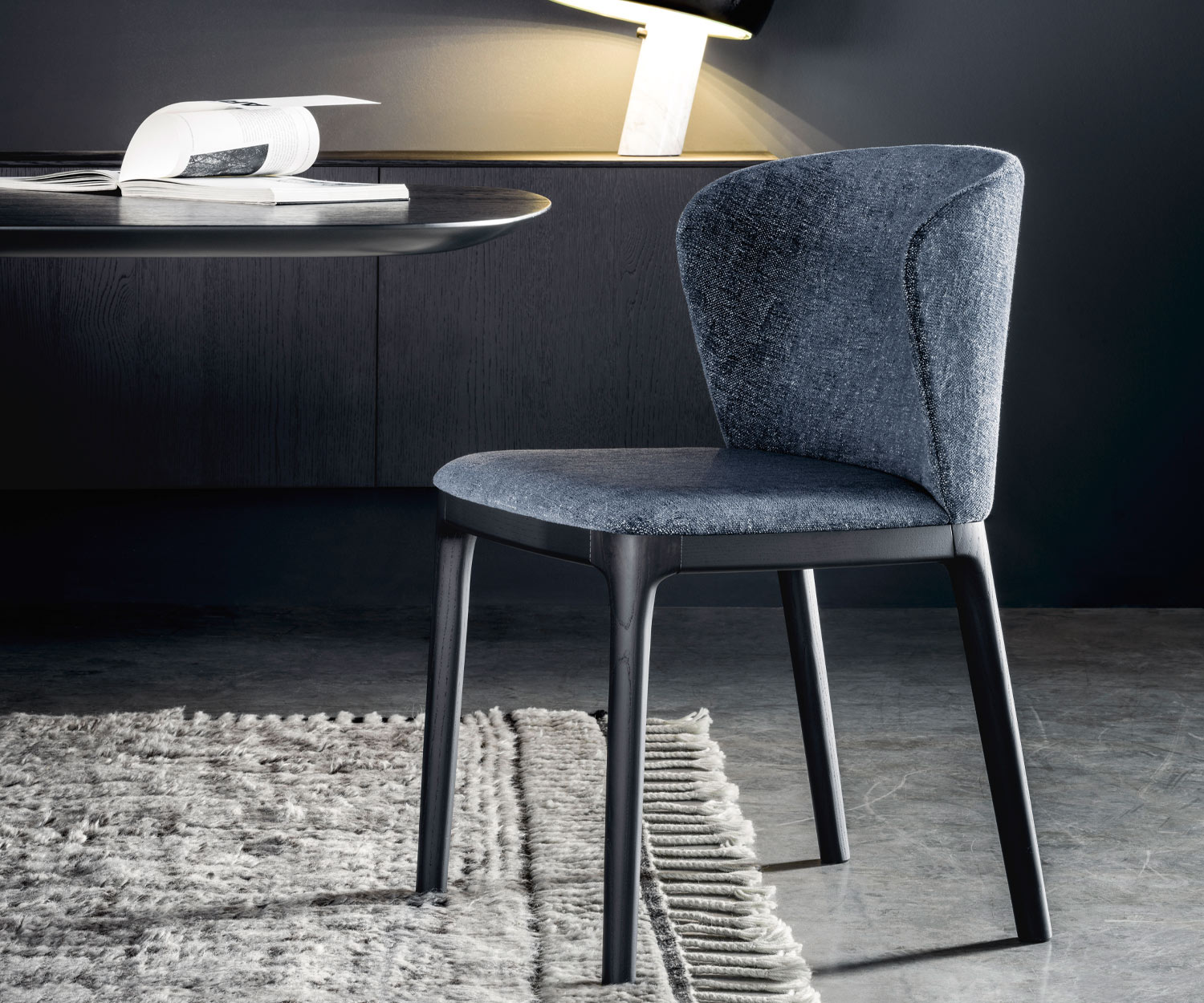 Novamobili Chaise Navy dossier rembourré Novamobili Chaise Navy dossier rembourré