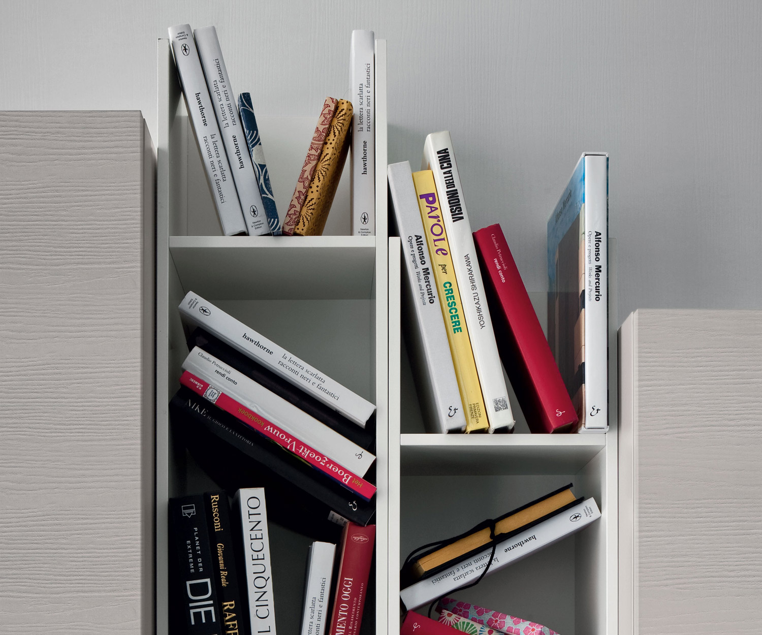 Novamobili Bibliothèque murale Butterfly en détail Novamobili Bibliothèque murale Butterfly en détail