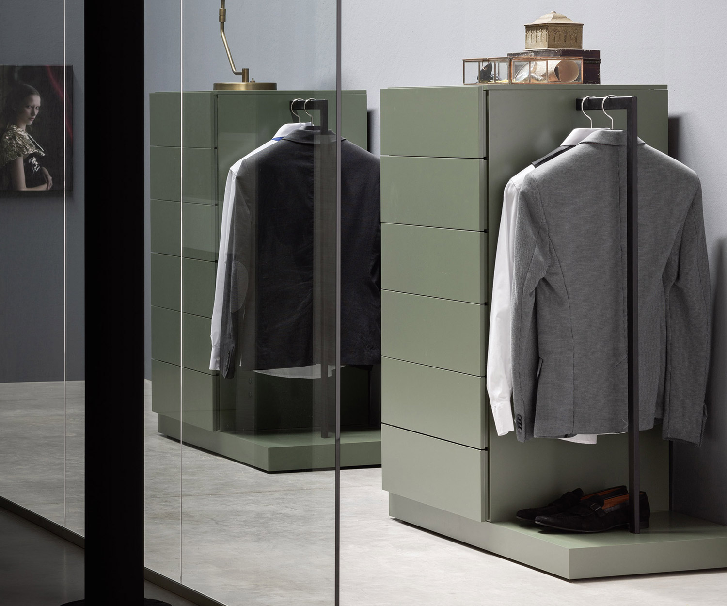 Novamobili Commode haute design avec penderie plus tringle Novamobili Commode haute design avec penderie plus tringle