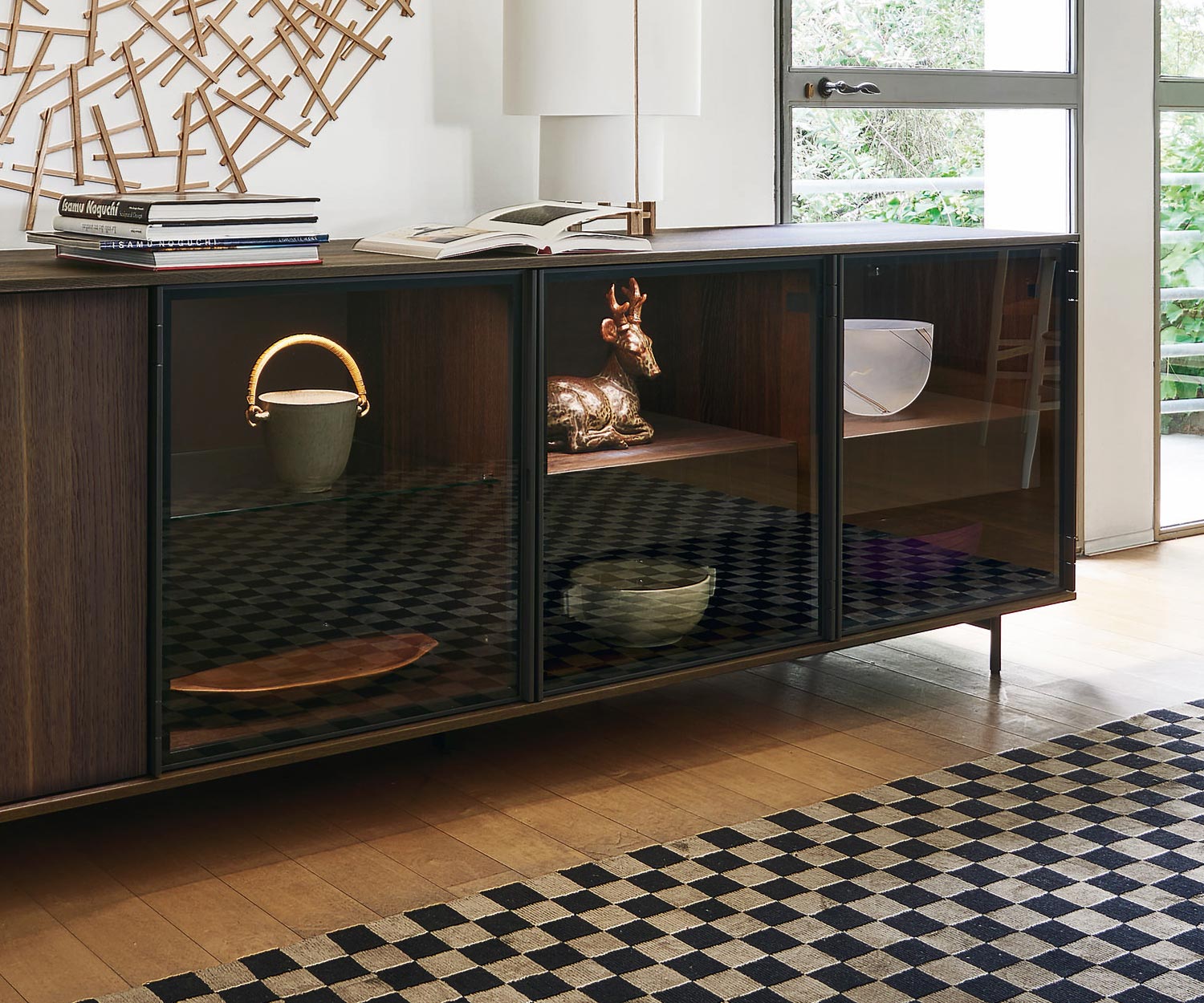 Haute qualité Livitalia Design Sideboard avec éclairage de l'intérieur Haute qualité Livitalia Design Sideboard avec éclairage de l'intérieur