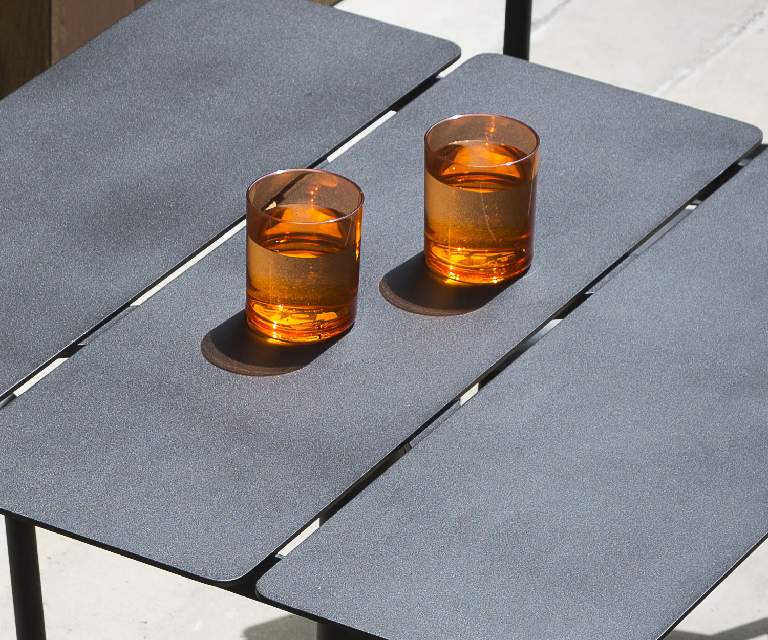 Oasiq Ceru Aluminium Table à manger L 80 cm anthracite