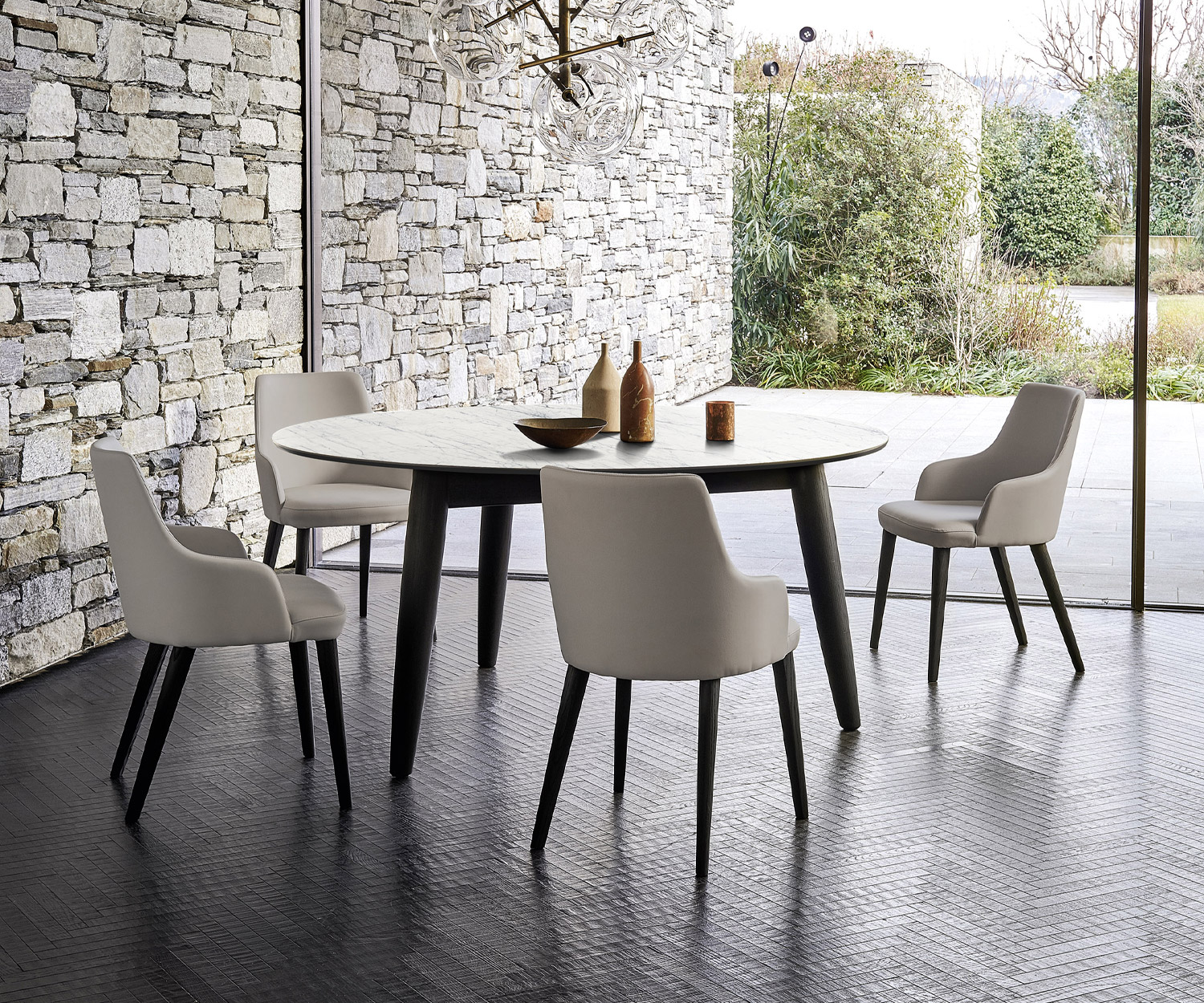 Chaise de salle à manger Eva grise rembourrée de Livitalia dans Salle à manger design à une table Chaise de salle à manger Eva grise rembourrée de Livitalia dans Salle à manger design à une table
