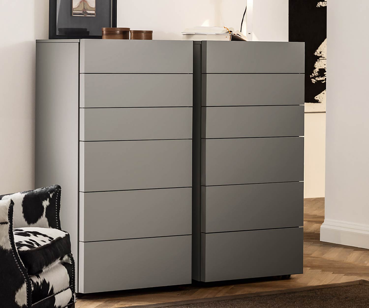 Commode haute exclusive Valeo Design laquée gris clair Commode haute exclusive Valeo Design laquée gris clair