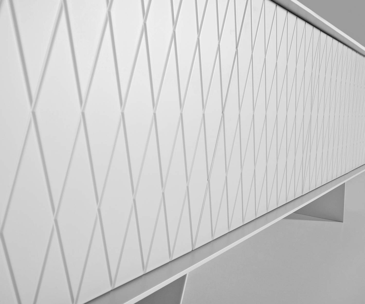 Exclusif al2 e klipse 008 Design Lowboard en blanc motif losange Exclusif al2 e klipse 008 Design Lowboard en blanc motif losange