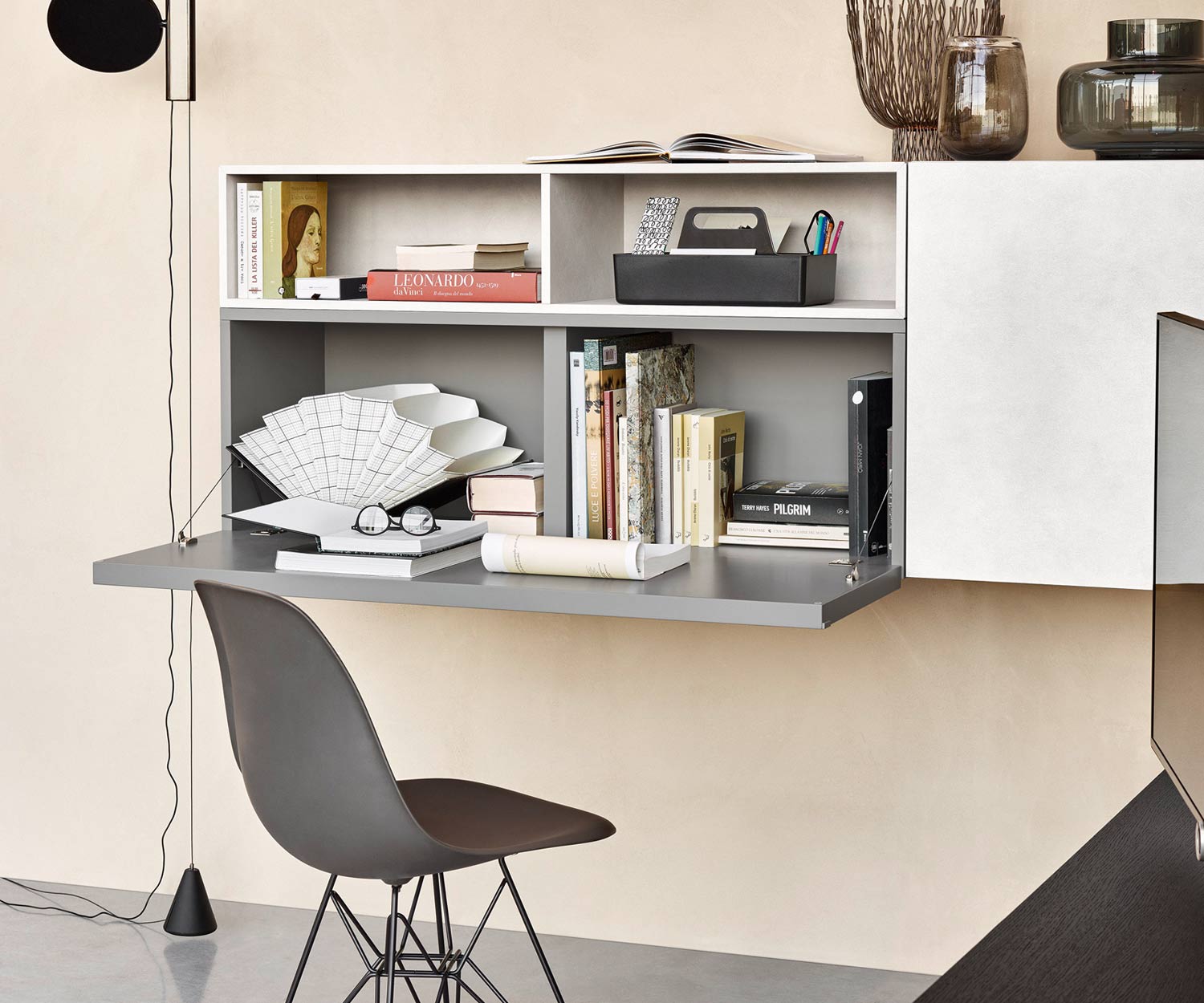 Exclusif Livitalia Armoire suspendue design Cartesio avec bureau  Exclusif Livitalia Armoire suspendue design Cartesio avec bureau