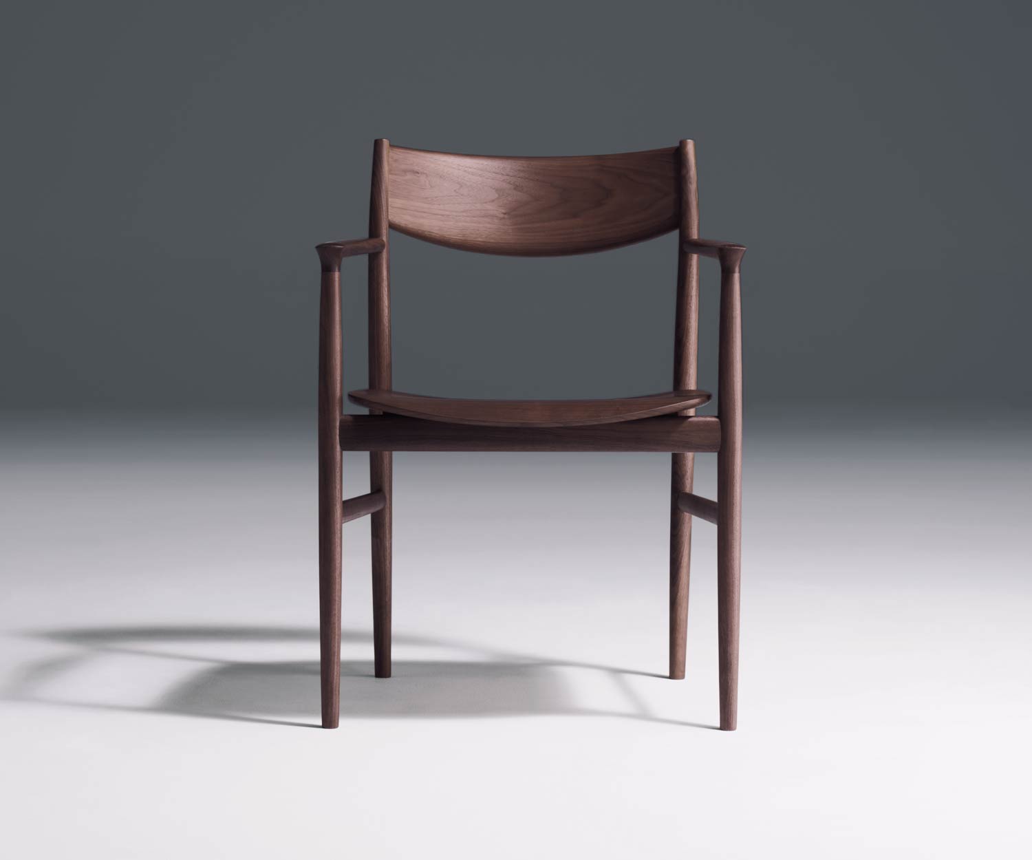 Haute qualité Conde House Kamuy Fauteuil design en noyer massif Haute qualité Conde House Kamuy Fauteuil design en noyer massif