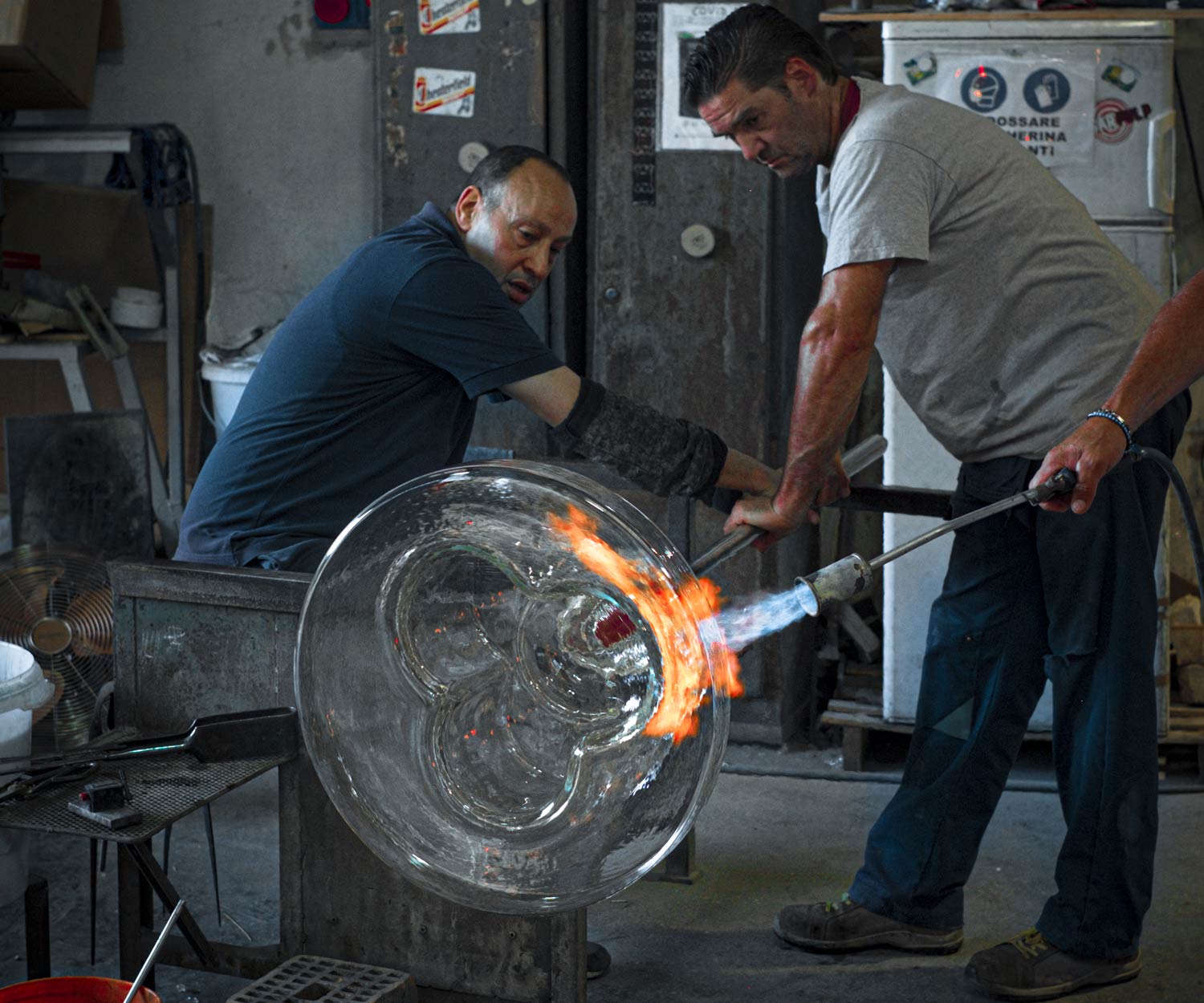 Miniforms Soda table en verre production1