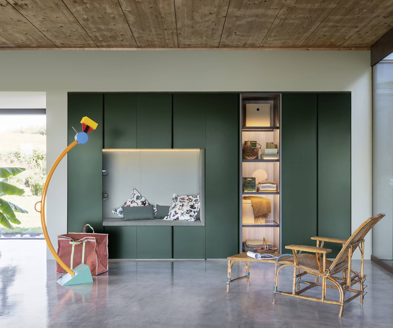 Moderne Novamobili Gola Armoire design avec banquette Moderne Novamobili Gola Armoire design avec banquette