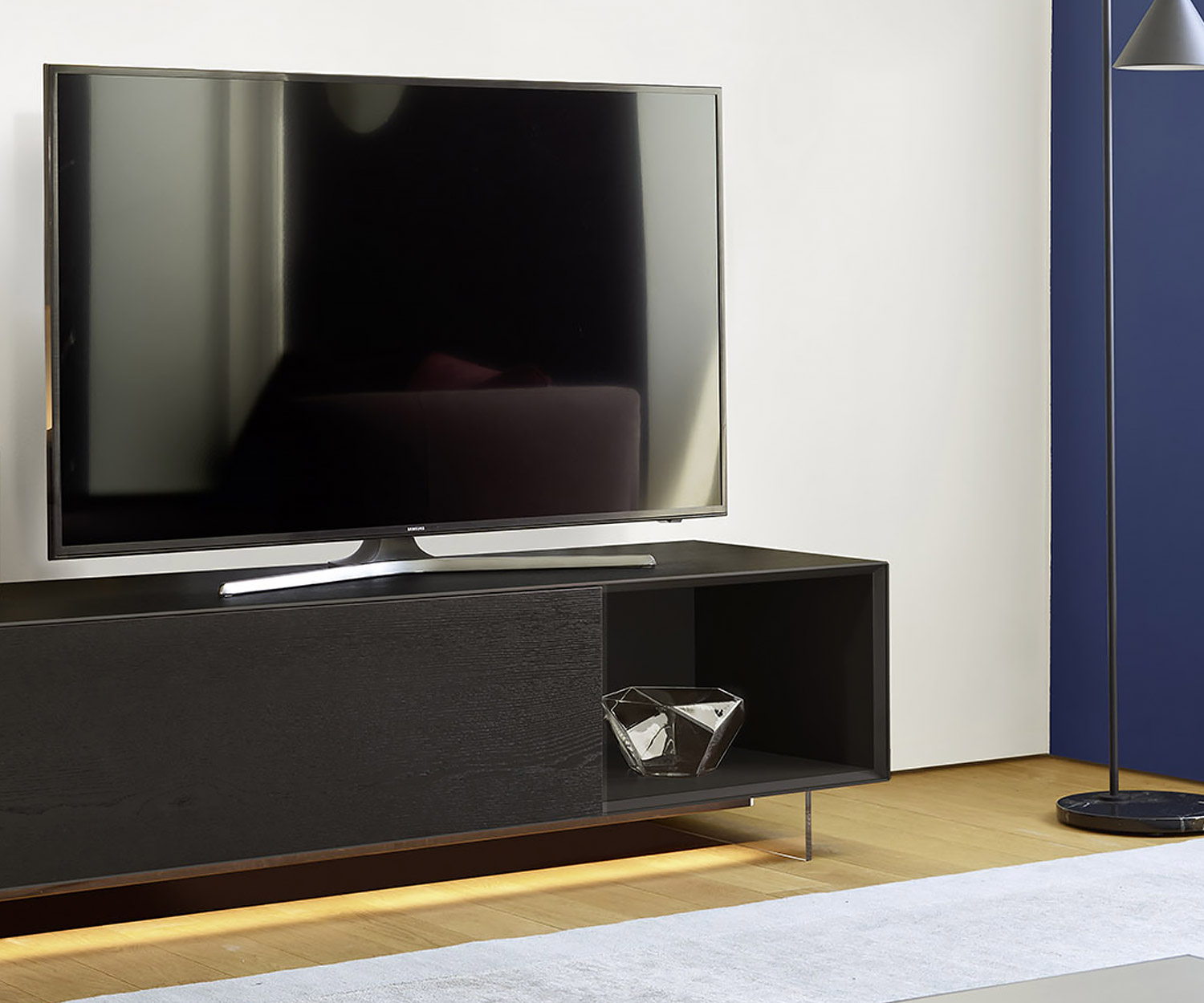 Meuble-paroi C08 de haute qualité dans le design Livitalia pour le sol en détail boîte ouverte noir mat laqué Meuble-paroi C08 de haute qualité dans le design Livitalia pour le sol en détail boîte ouverte noir mat laqué