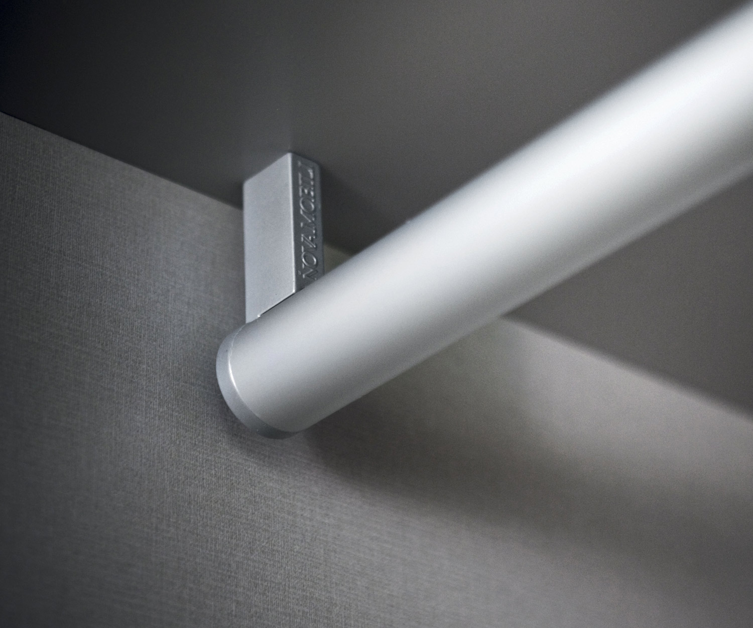 Novamobili Accessoires pour penderie Armadi Tringle à vêtements métal bruni Novamobili Accessoires pour penderie Armadi Tringle à vêtements métal bruni