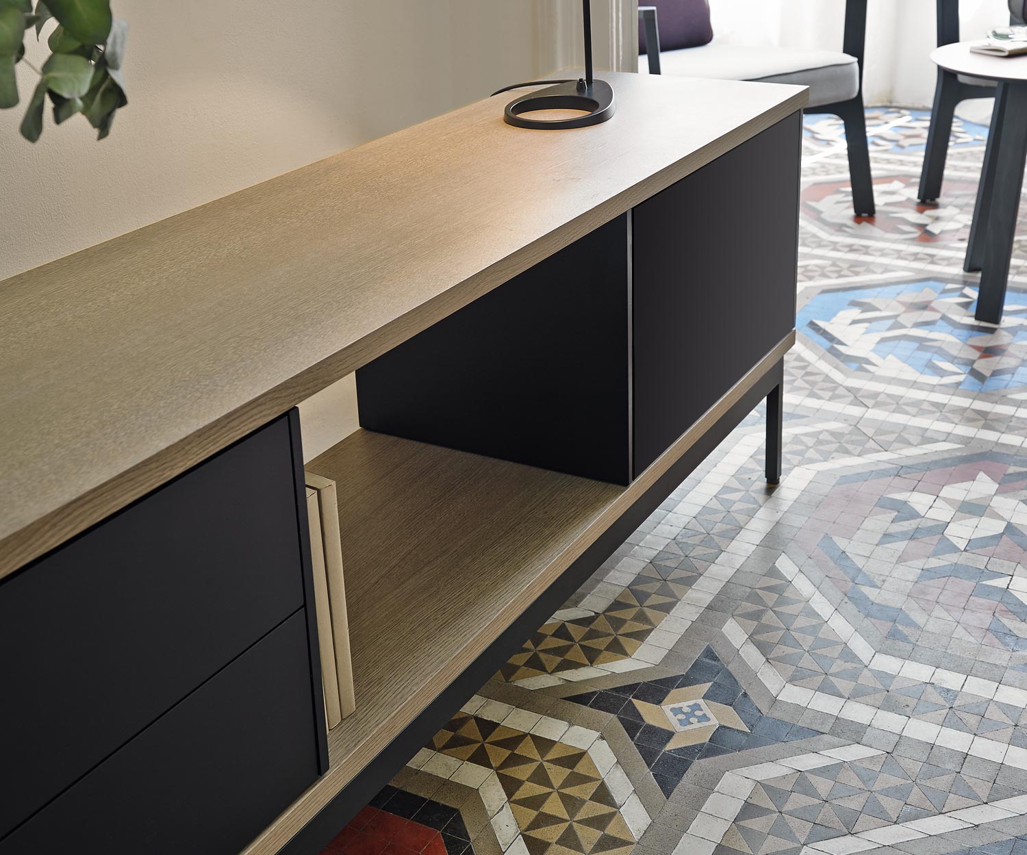 Buffet ouvert de haute qualité Punt Slats en placage de chêne beige Buffet ouvert de haute qualité Punt Slats en placage de chêne beige