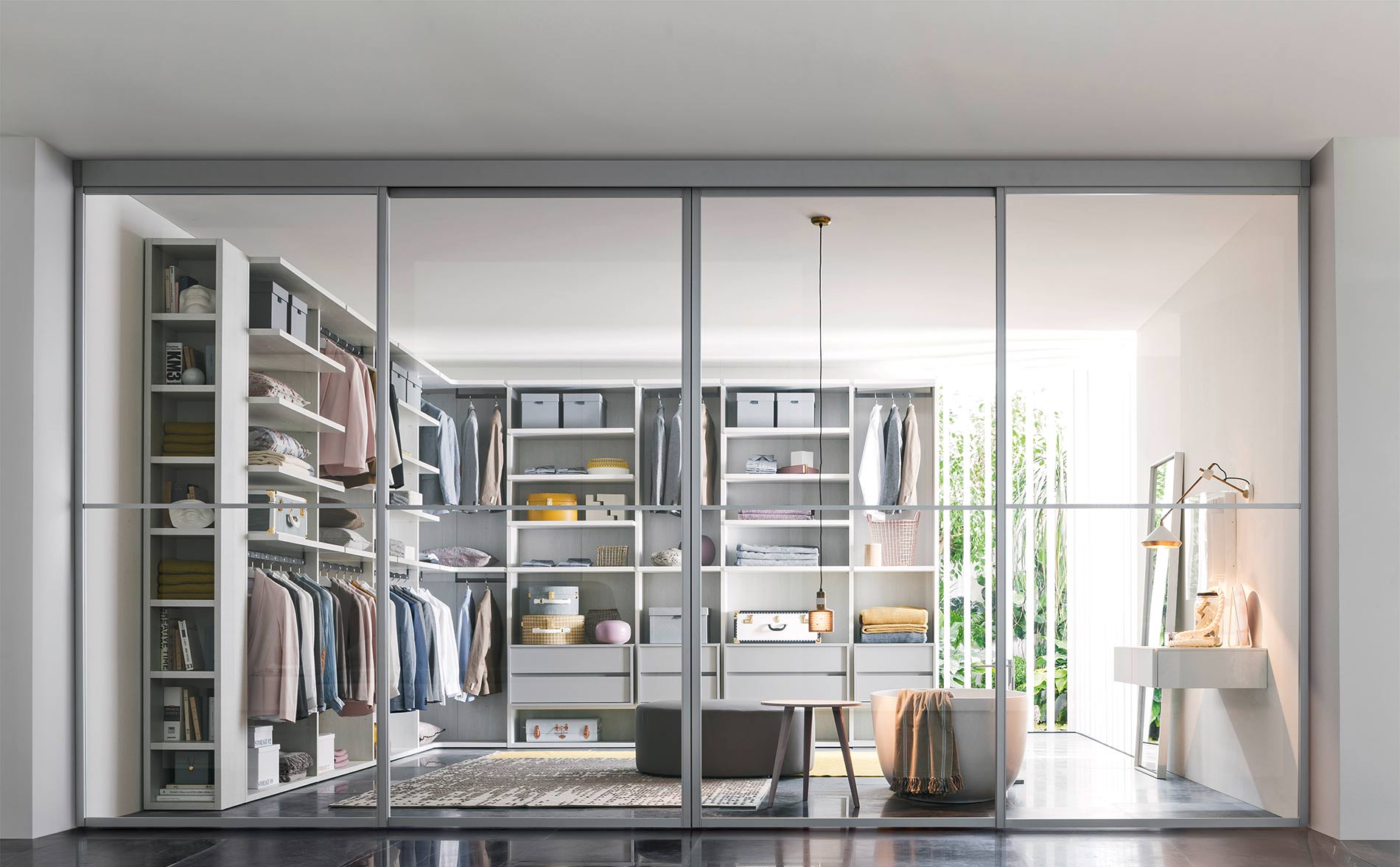 dressing-room blanc et accessible