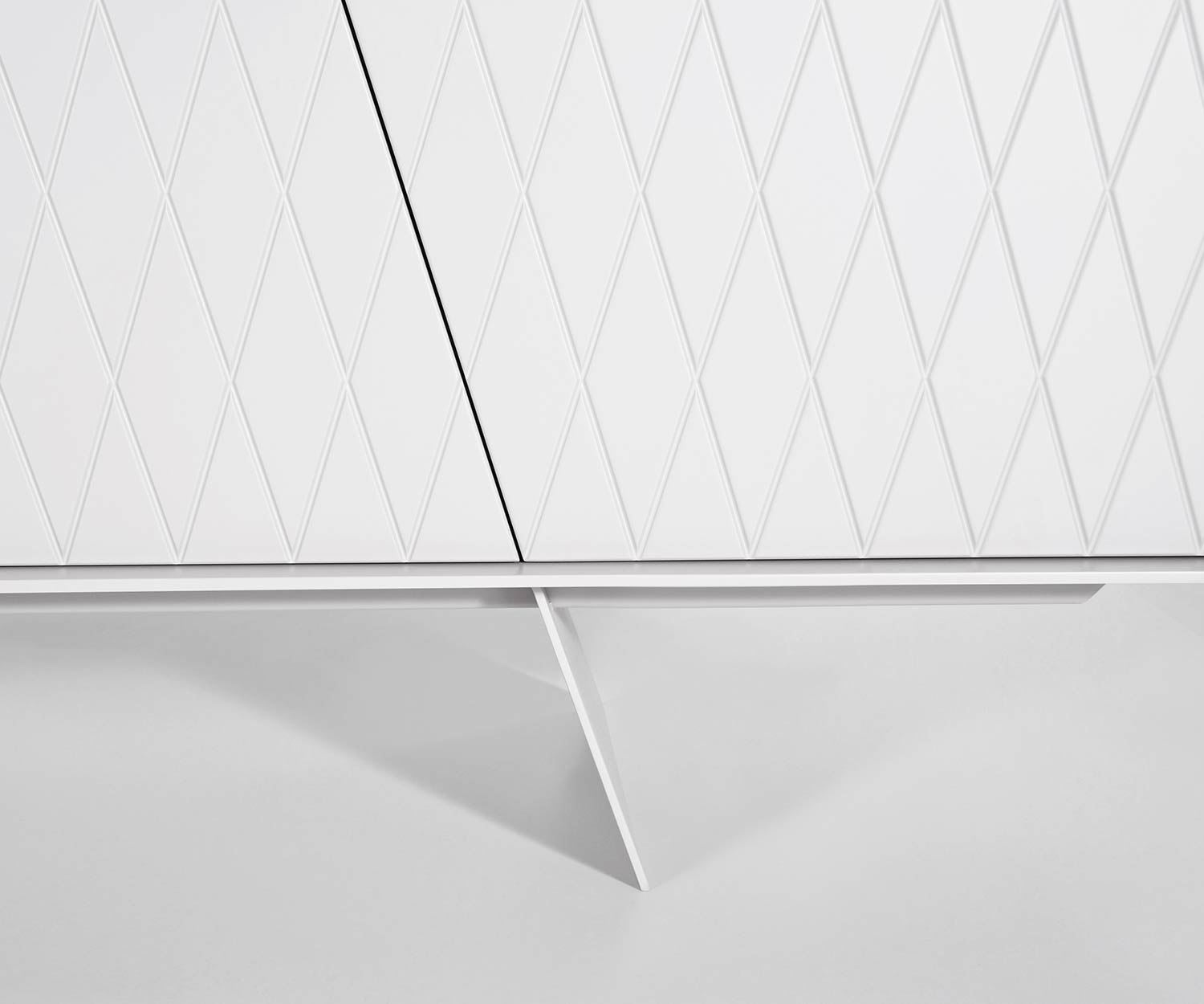 al2 e klipse 008 Design Design Lowboard Détail des pieds Pieds de support al2 e klipse 008 Design Design Lowboard Détail des pieds Pieds de support